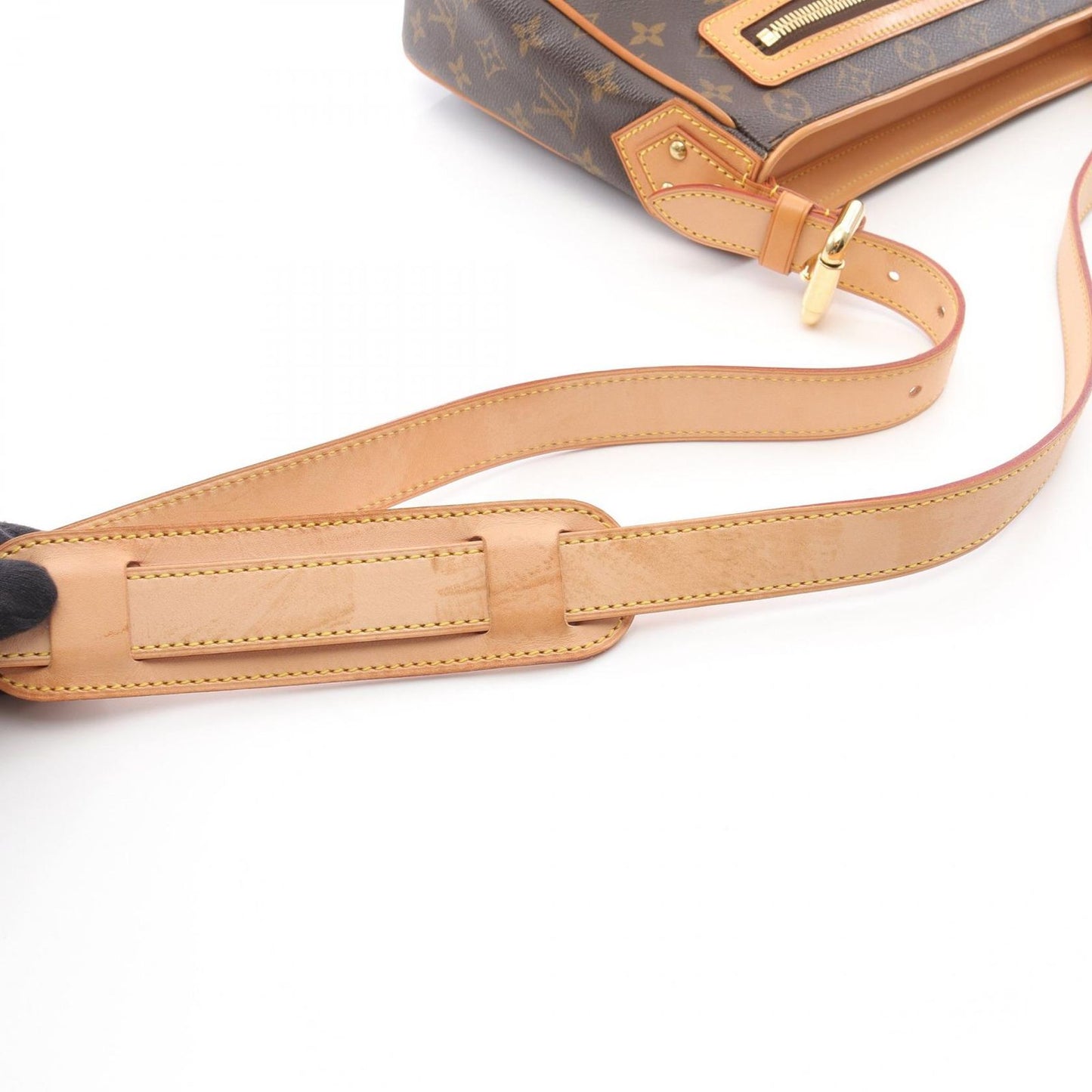 Louis Vuitton Hudson GM Monogram Shoulder Bag - Timeless Elegance