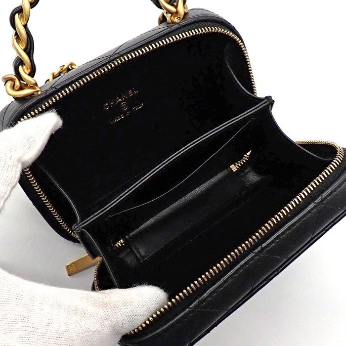 Chanel Matelassé Vanity Shoulder Bag in Black Lambskin