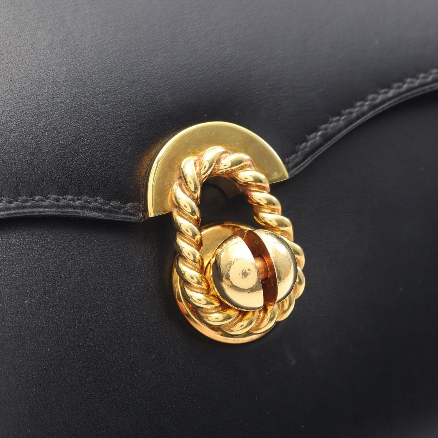 HERMES Escale Black Calfskin Handbag - Vintage Elegance