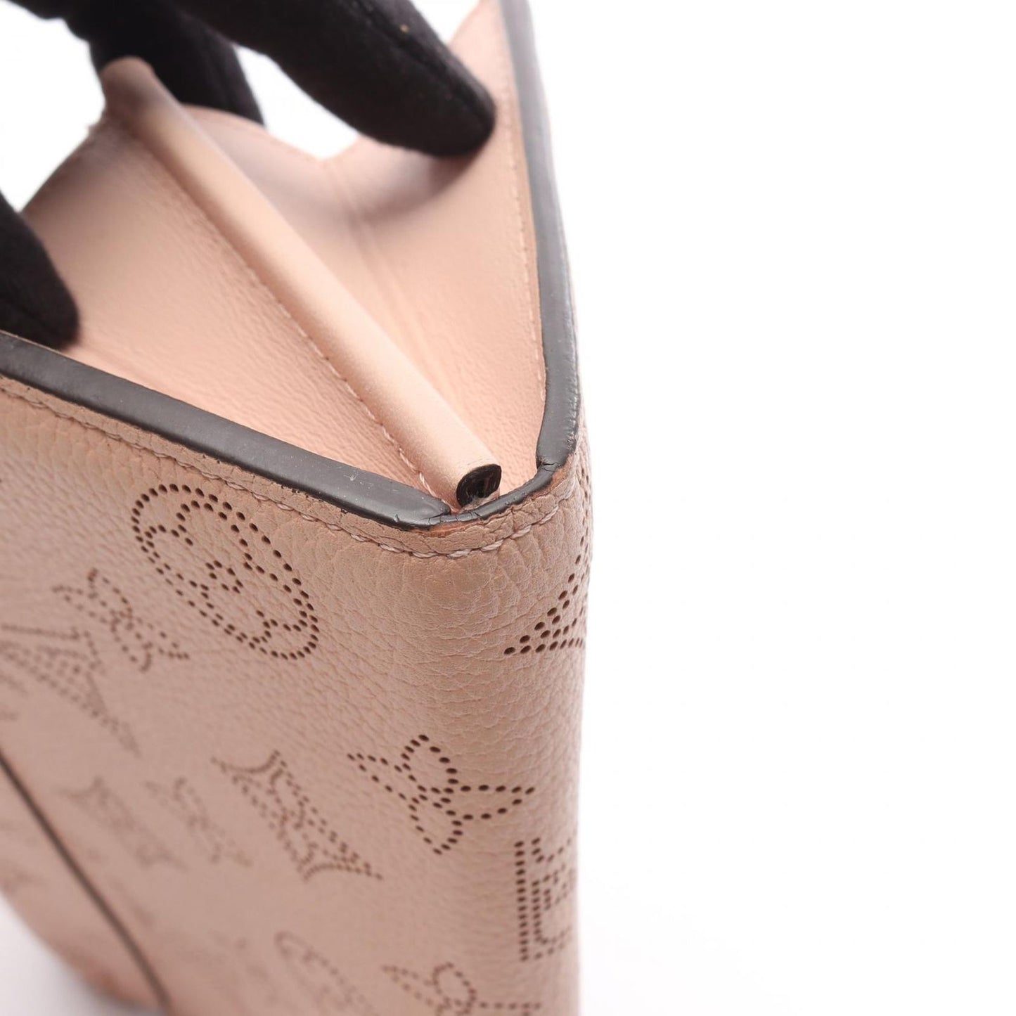 Louis Vuitton Monogram Mahina Magnolia Wallet - Exquisite Craftsmanship