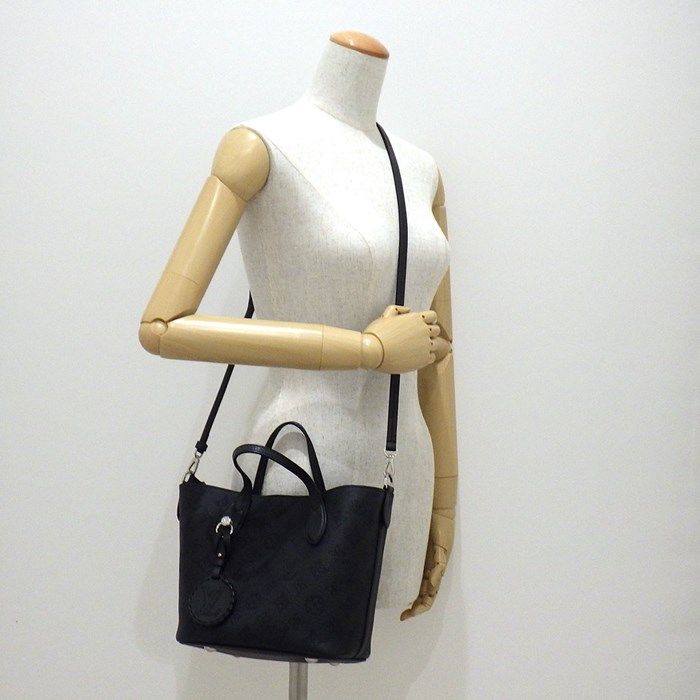 Louis Vuitton Blossom PM Handbag in Noir Mahina Leather