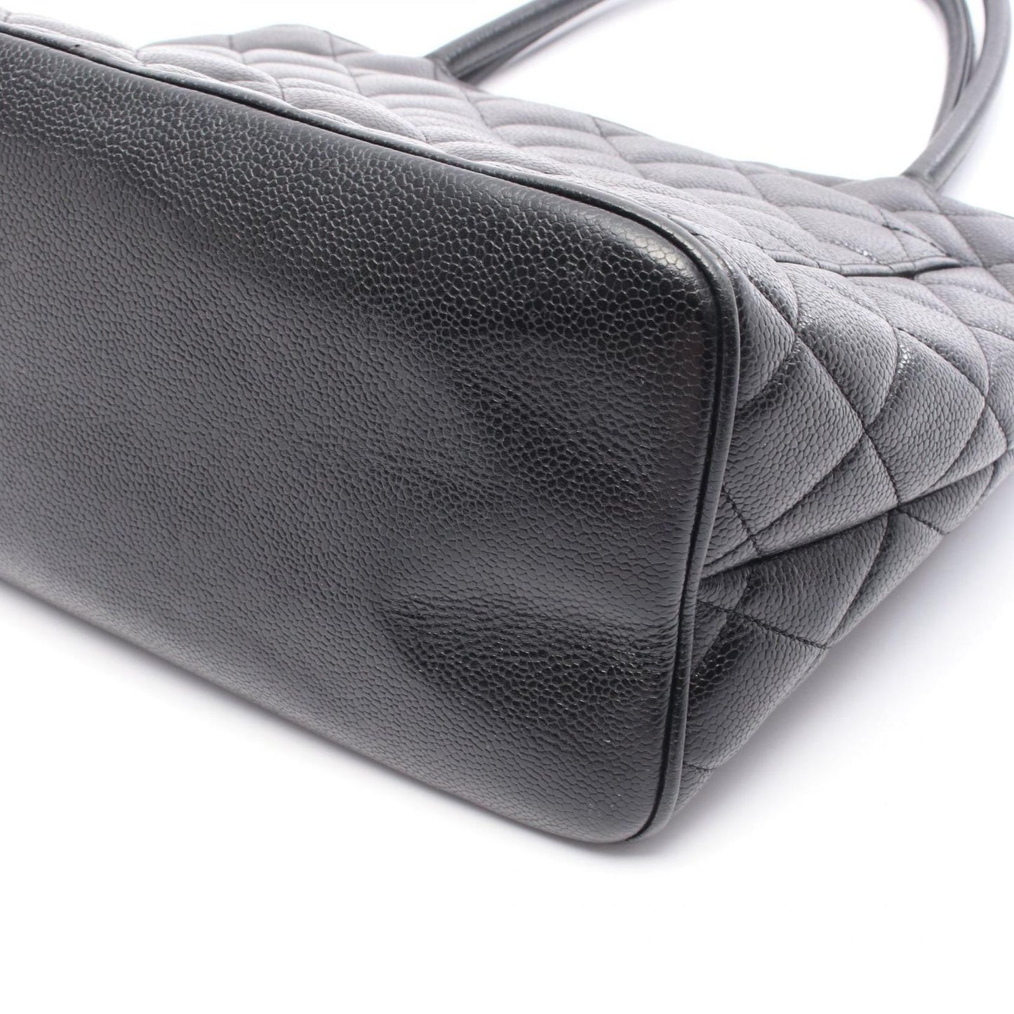 CHANEL Reissue Tote A01804 in Black Calfskin - Timeless Elegance