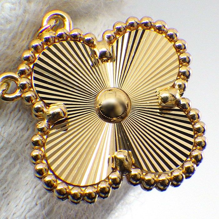 Van Cleef & Arpels Vintage Alhambra Necklace in K18 Yellow Gold