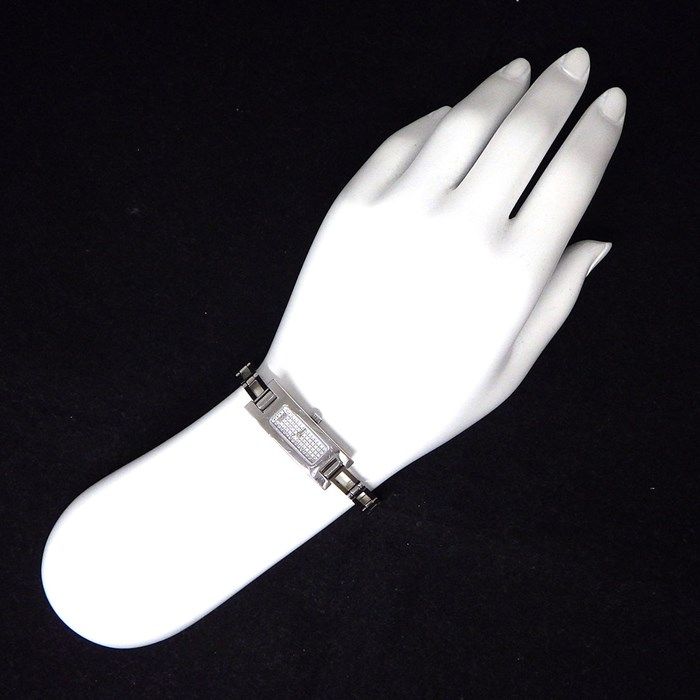 GUCCI 3900L Bangle Watch with Diamond Dial - Exquisite Craftsmanship