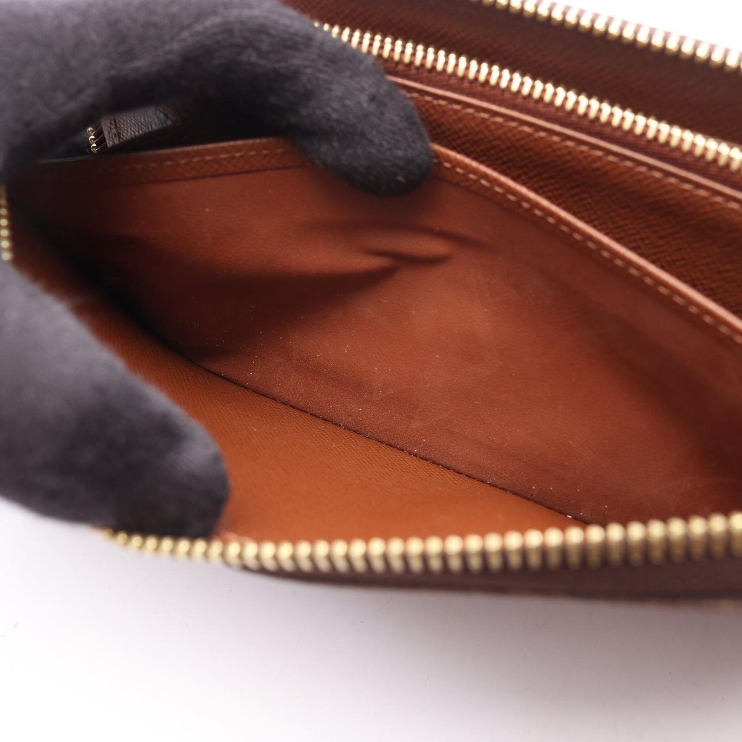 Louis Vuitton Monogram Zippy Wallet - Timeless Elegance