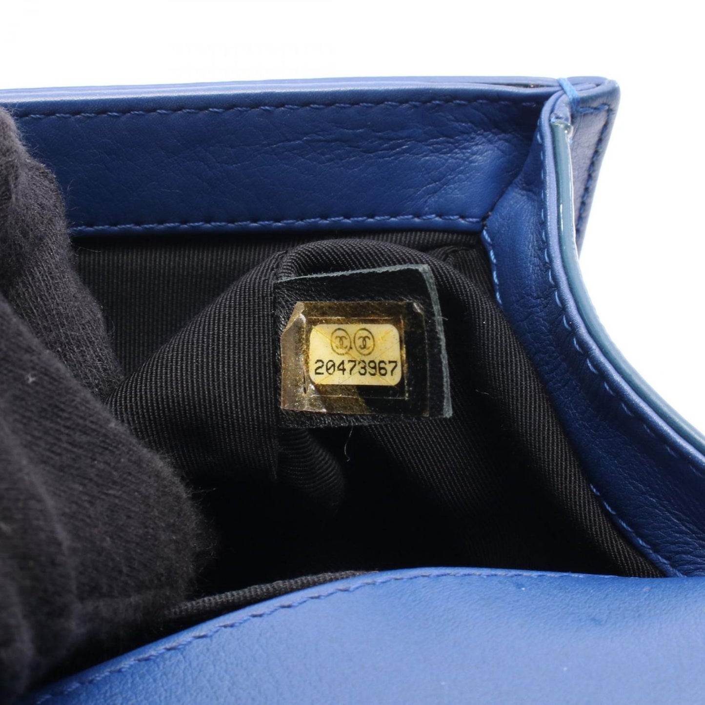CHANEL Boy Chanel Shoulder Bag in Blue Patent Leather - A67086