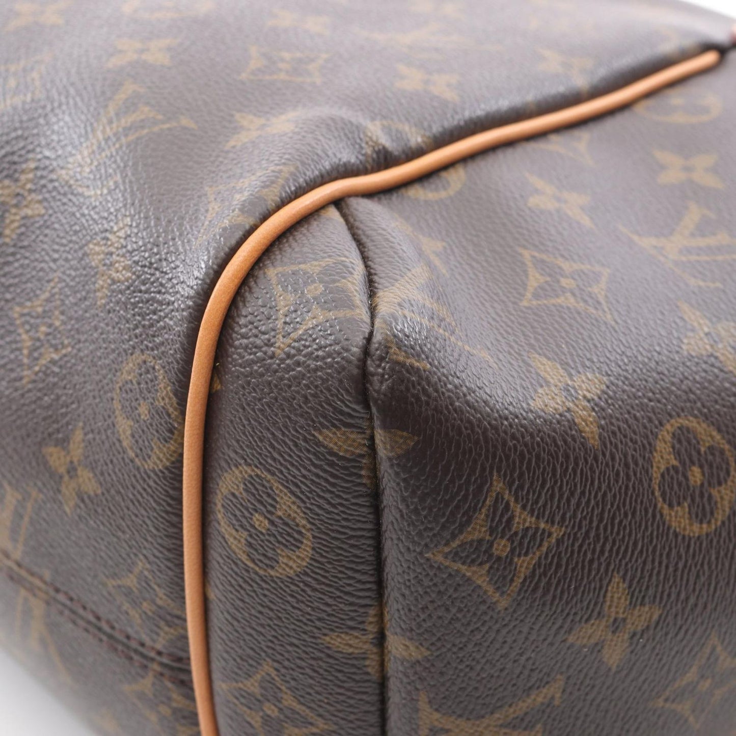 Louis Vuitton Totally MM Monogram Tote Bag - Timeless Elegance
