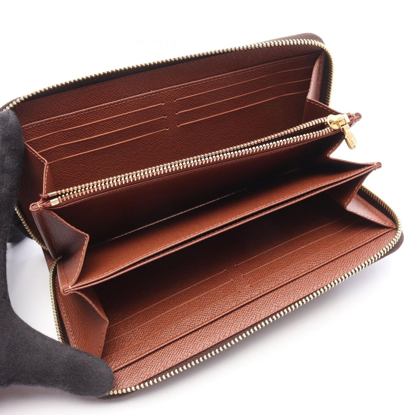 Louis Vuitton Monogram Zippy Wallet - Unused Luxury Accessory