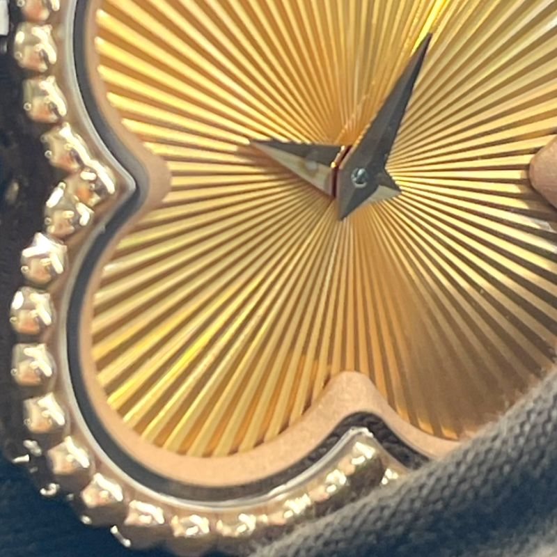 Van Cleef & Arpels Sweet Alhambra K18PG Gold Quartz Ladies Watch