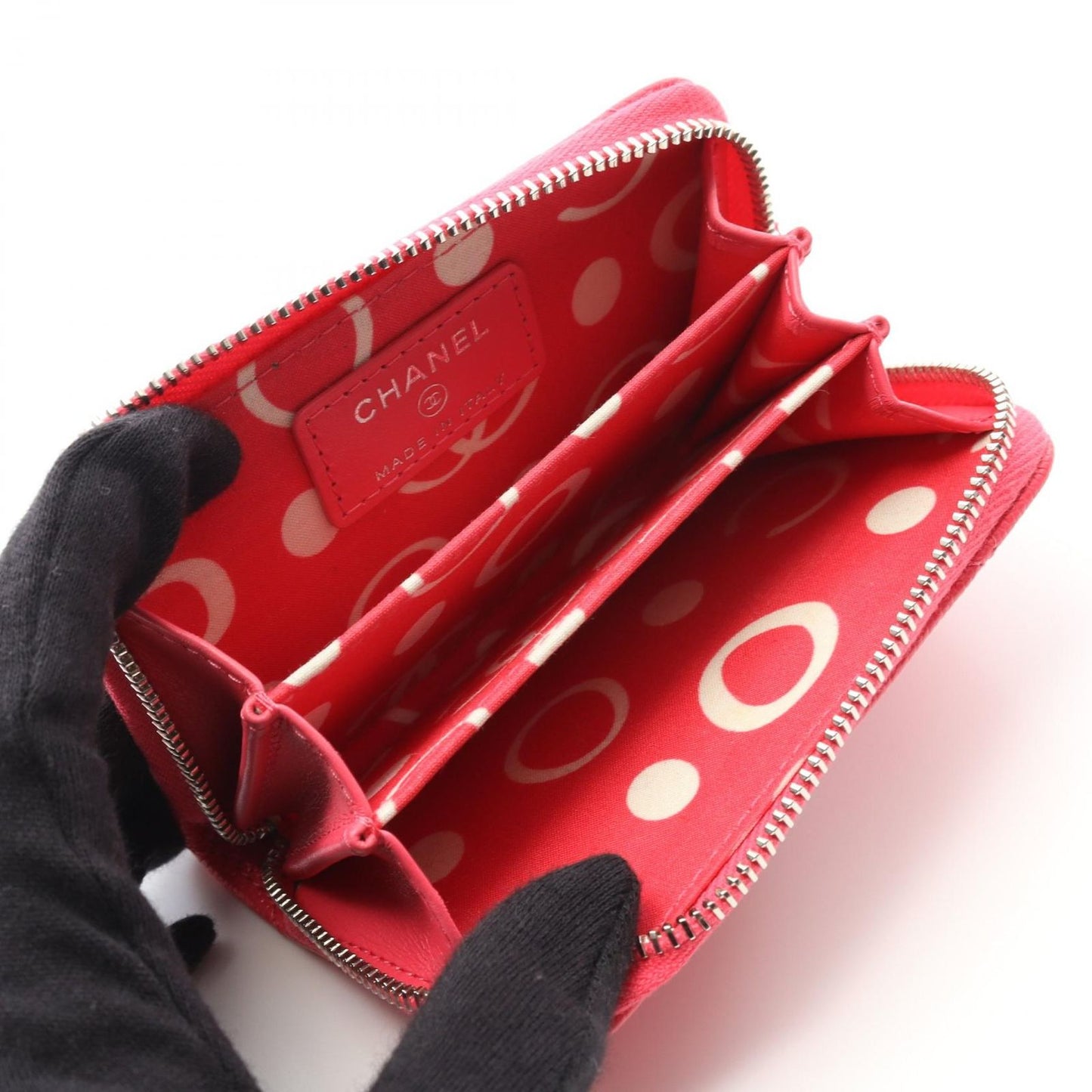 CHANEL Matelassé Coin Case in Shocking Pink - Exquisite Craftsmanship