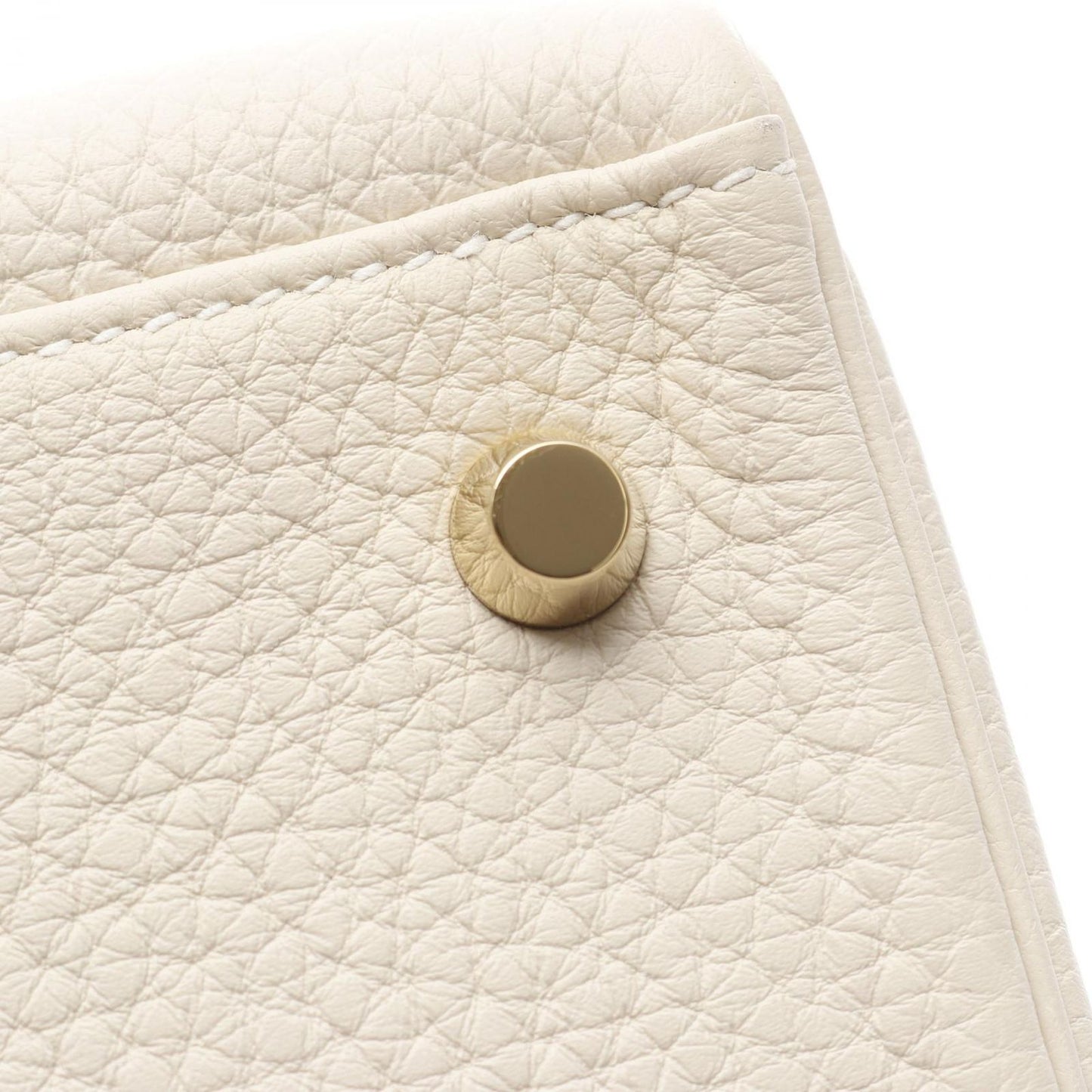 HERMES Kelly 28 Handbag in Clé Leather - Timeless Elegance