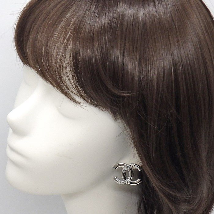 CHANEL Coco Mark Earrings - 2025 Cruise Collection - White Resin & Silver