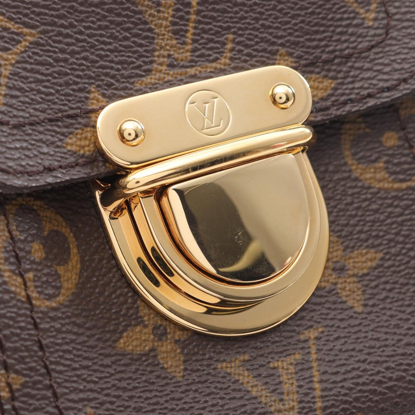 Louis Vuitton Hudson GM Monogram Shoulder Bag - Timeless Elegance