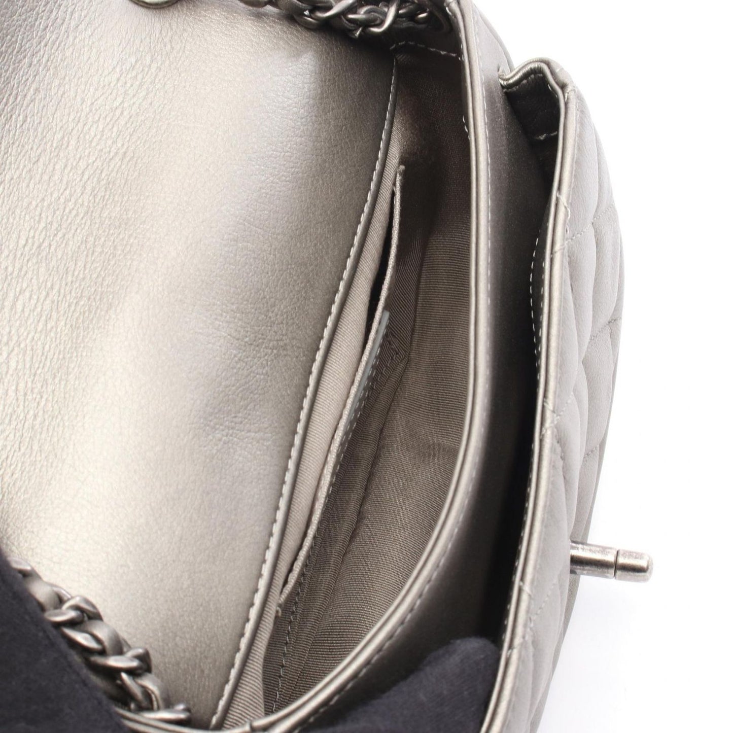 CHANEL Matelassé Silver Leather Shoulder Bag AP2344 - Timeless Elegance
