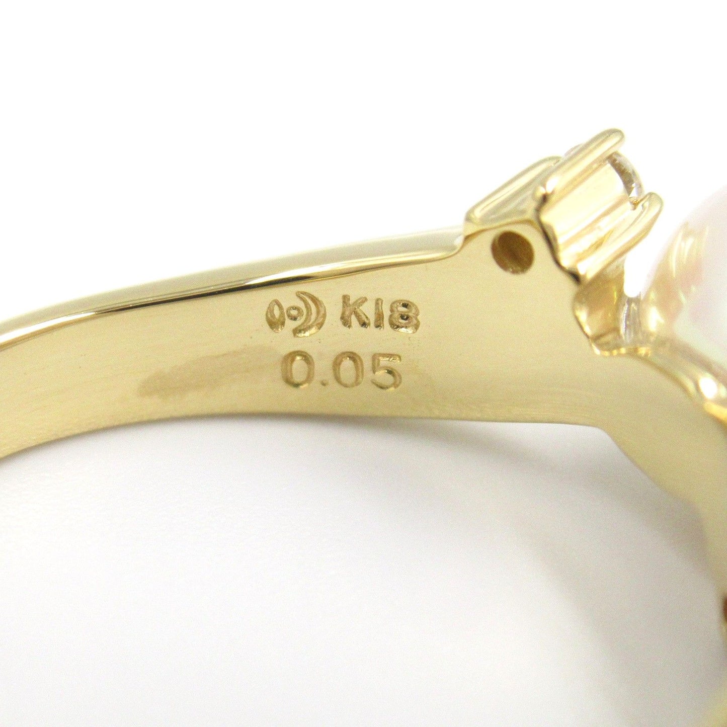 TASAKI Pearl and Diamond Ring in 18K Yellow Gold - Size 9