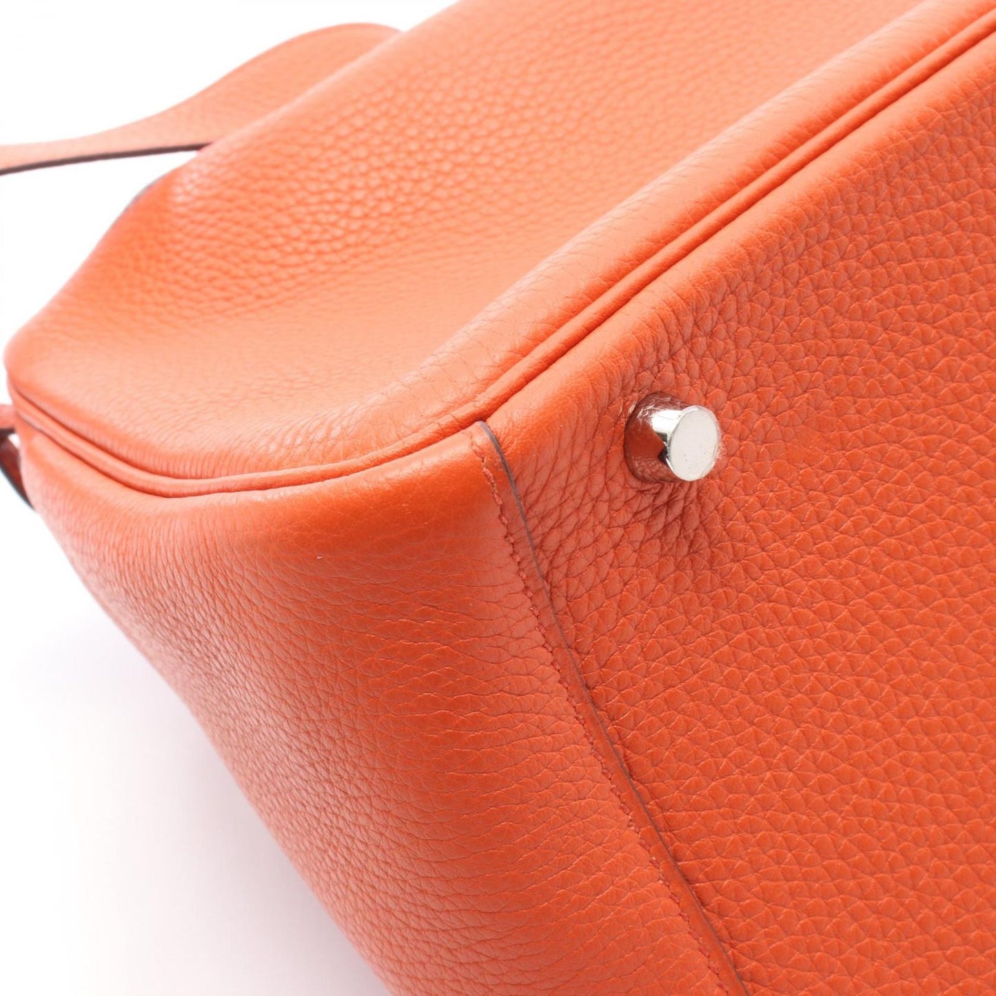 HERMES Lindy 30 Shoulder Bag in Tadelakt Leather - Exquisite Craftsmanship