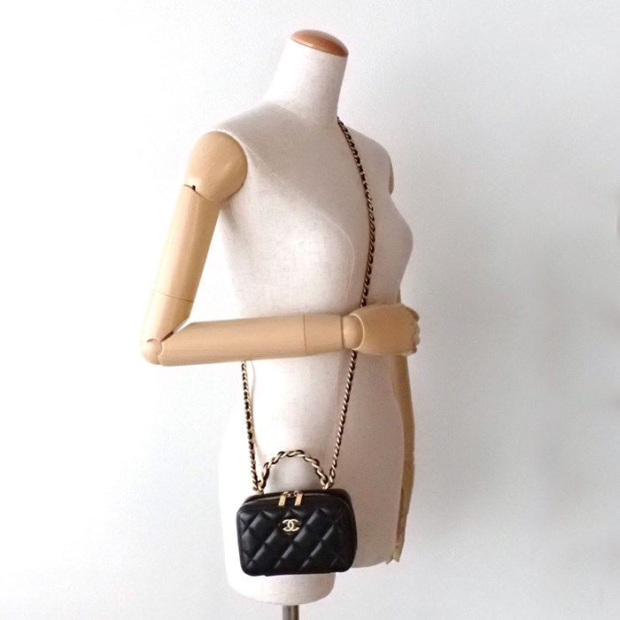 Chanel Matelassé Vanity Shoulder Bag in Black Lambskin