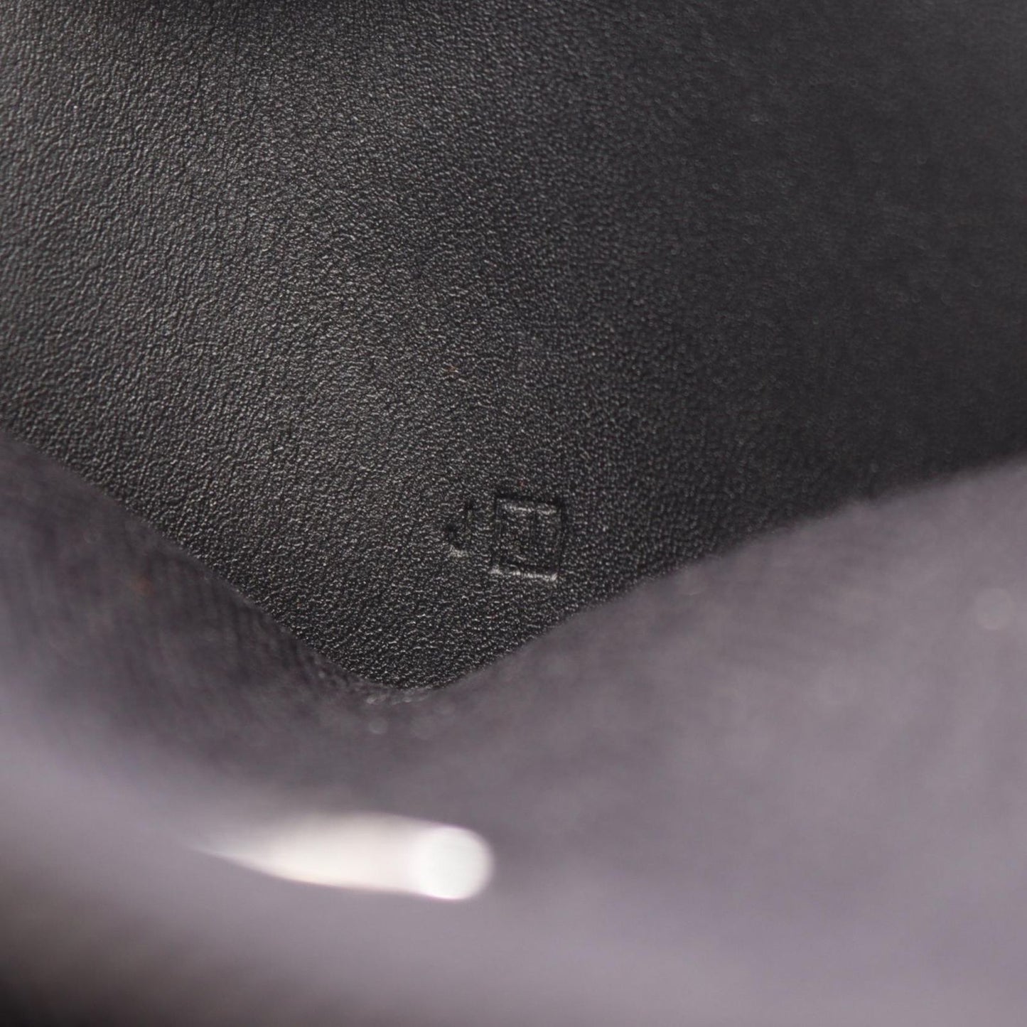 HERMES Valparaiso MM Handbag in Black Leather - Timeless Elegance