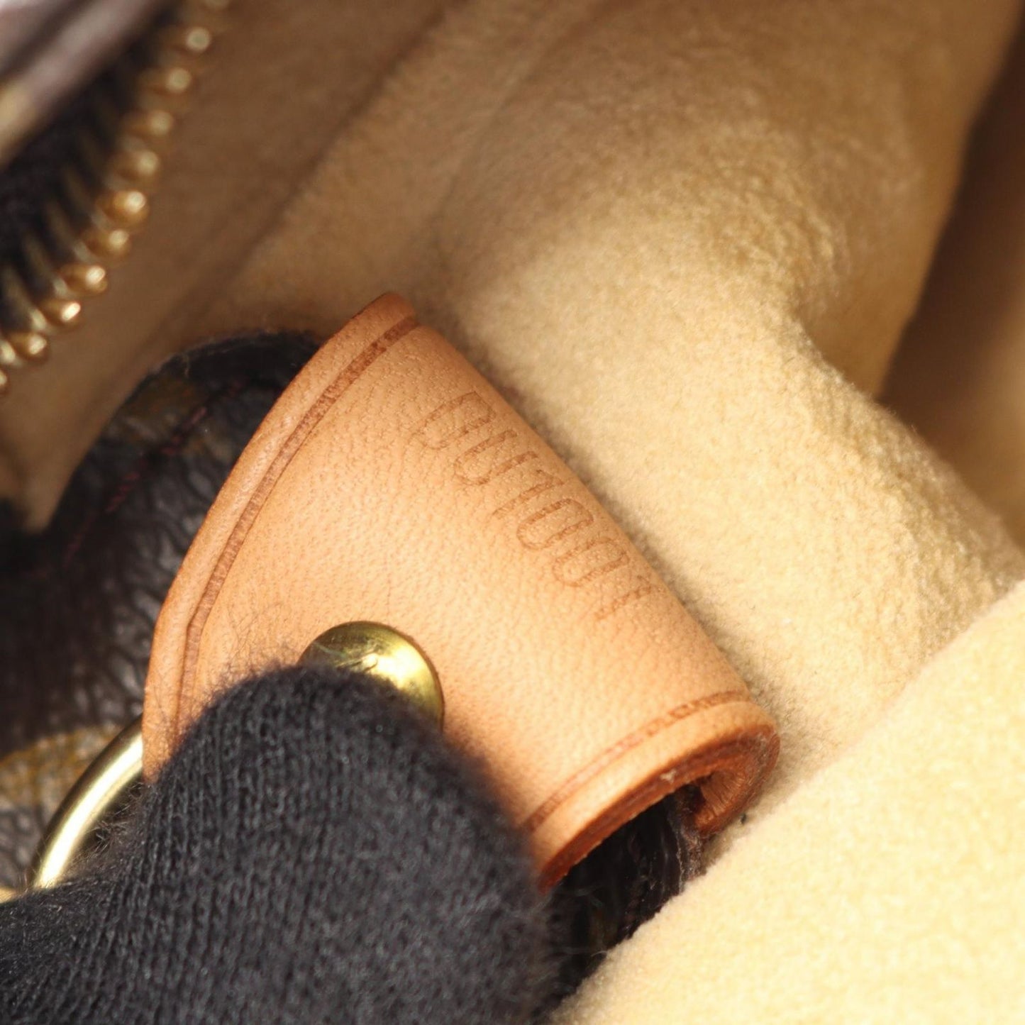 Louis Vuitton Looping GM Shoulder Bag - Timeless Elegance