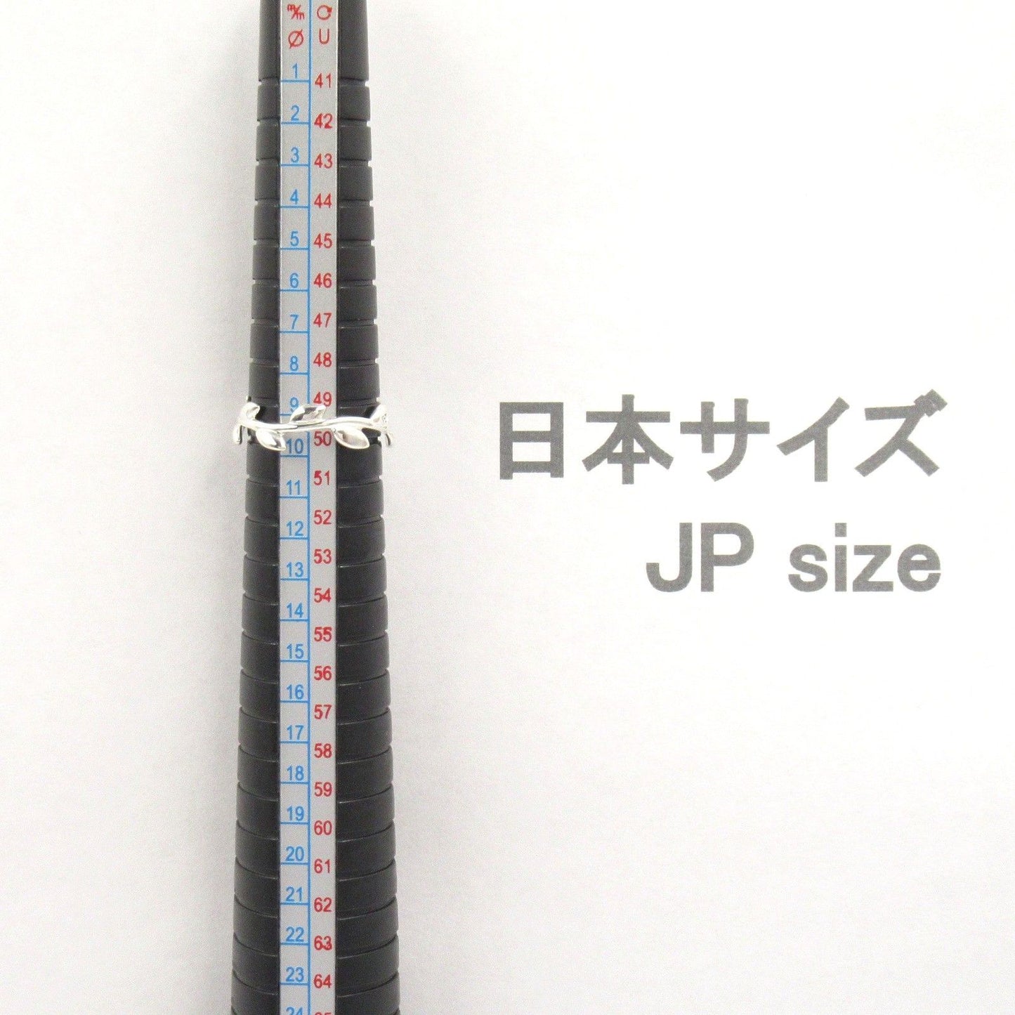 TIFFANY & CO Olive Leaf Ring in Sterling Silver - Exquisite Craftsmanship