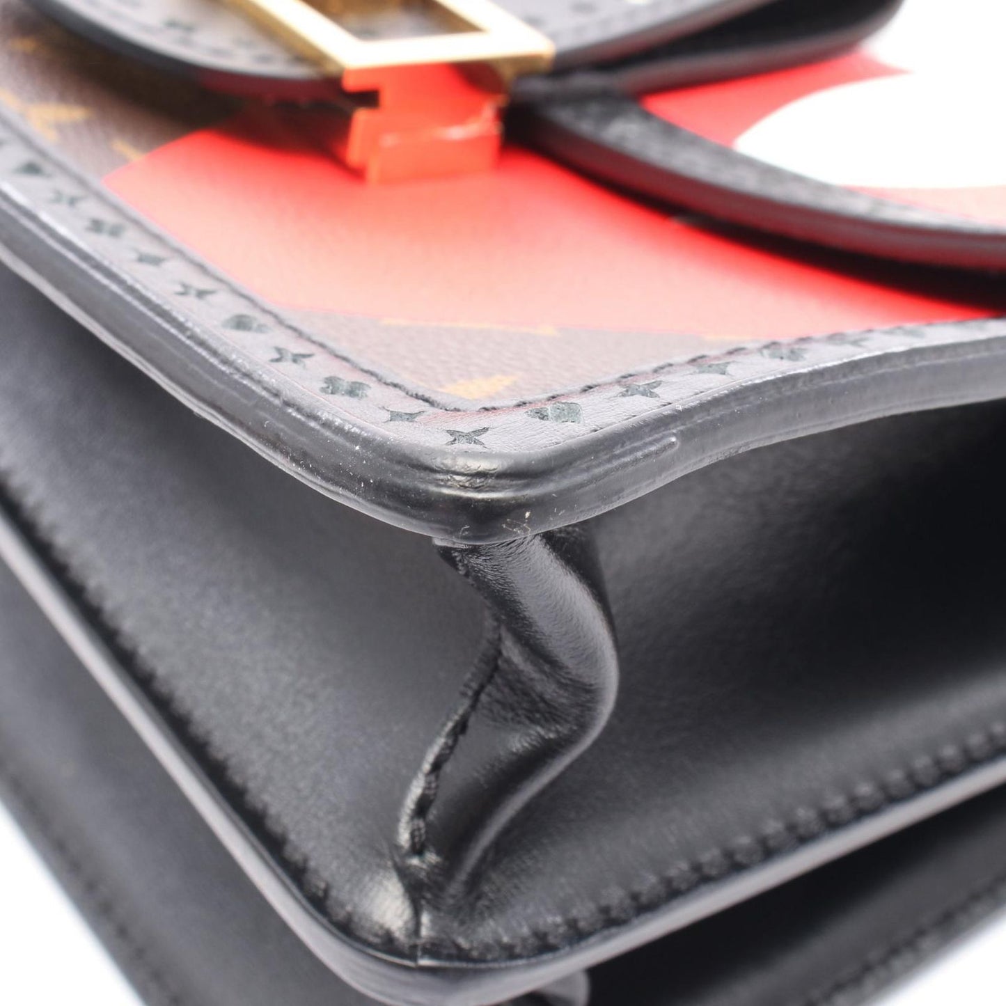 Louis Vuitton Dauphine MM Shoulder Bag - Timeless Elegance