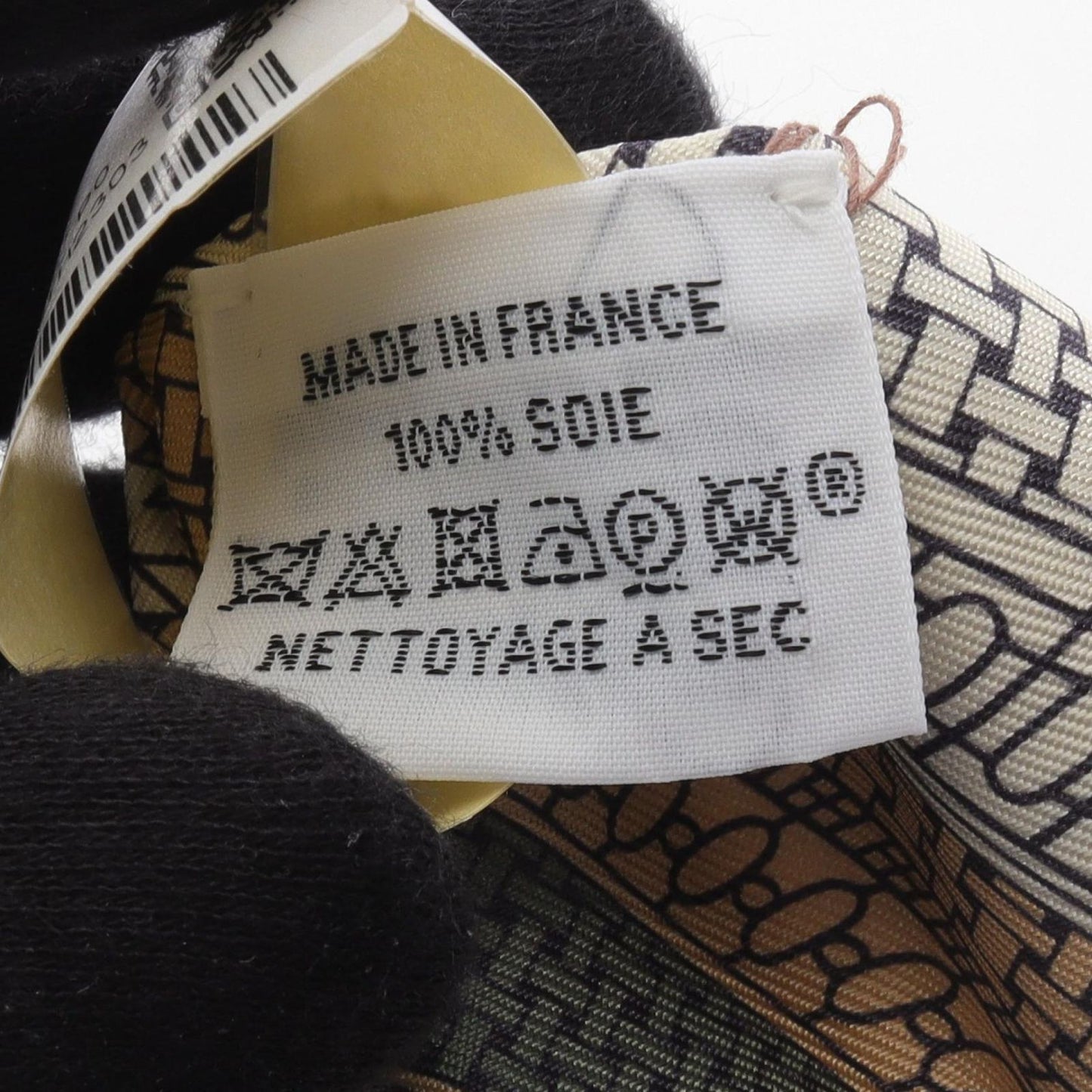 HERMES Twilly Scarf OBJETS DE CURIOSITE - Exquisite Silk Accessory