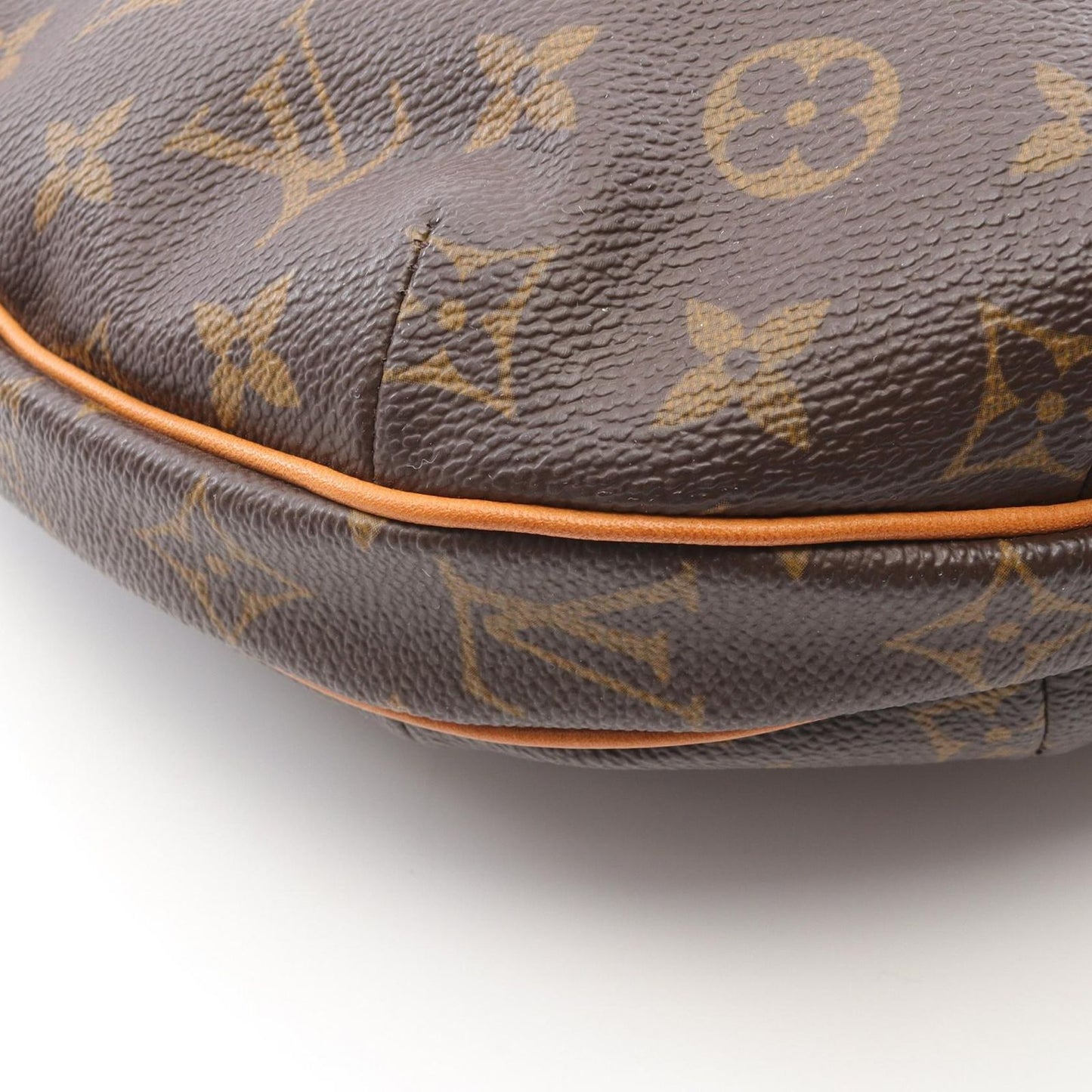 Louis Vuitton Croissant MM Shoulder Bag - Timeless Elegance