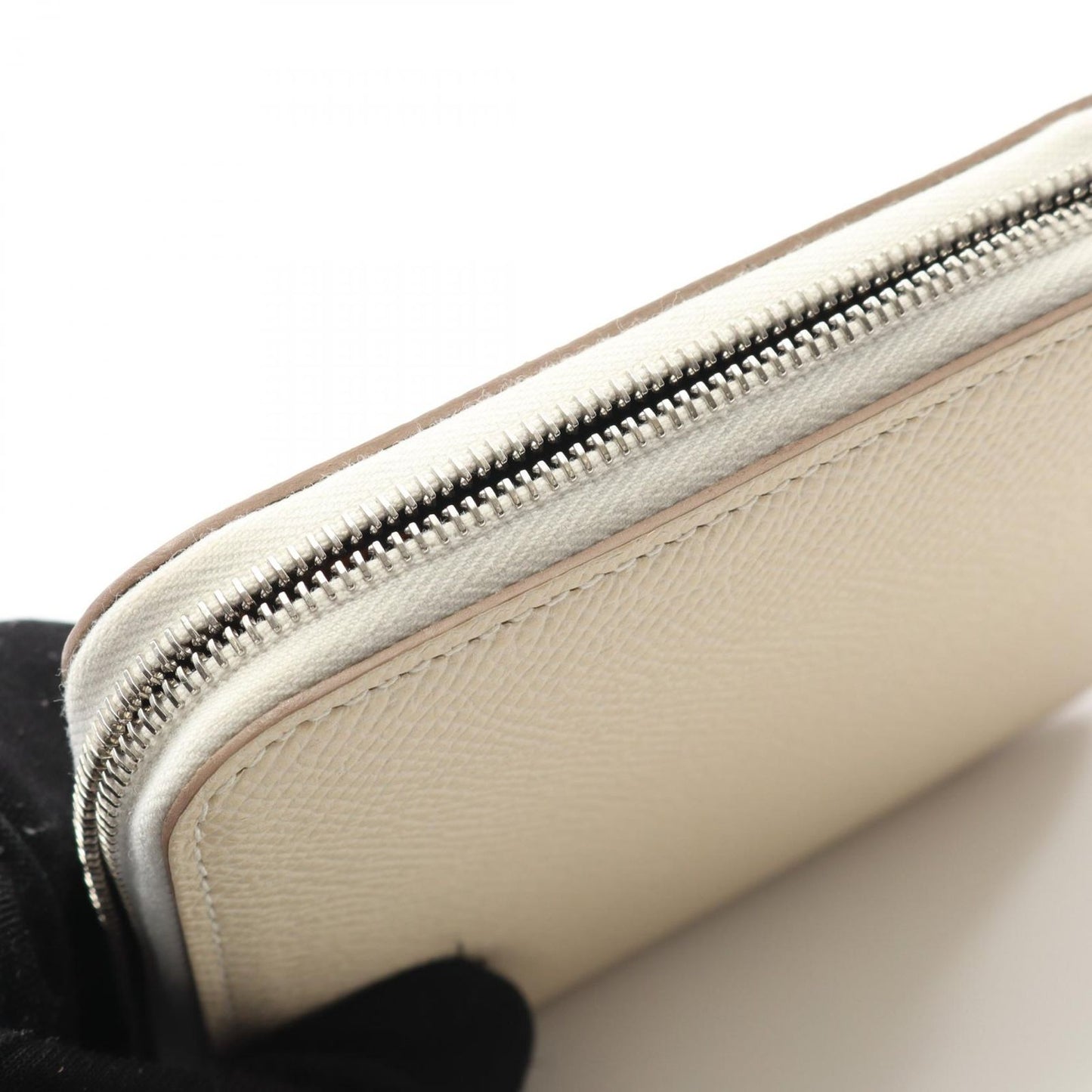 HERMES Azap Compact Silk-In Wallet in White - Exquisite Craftsmanship