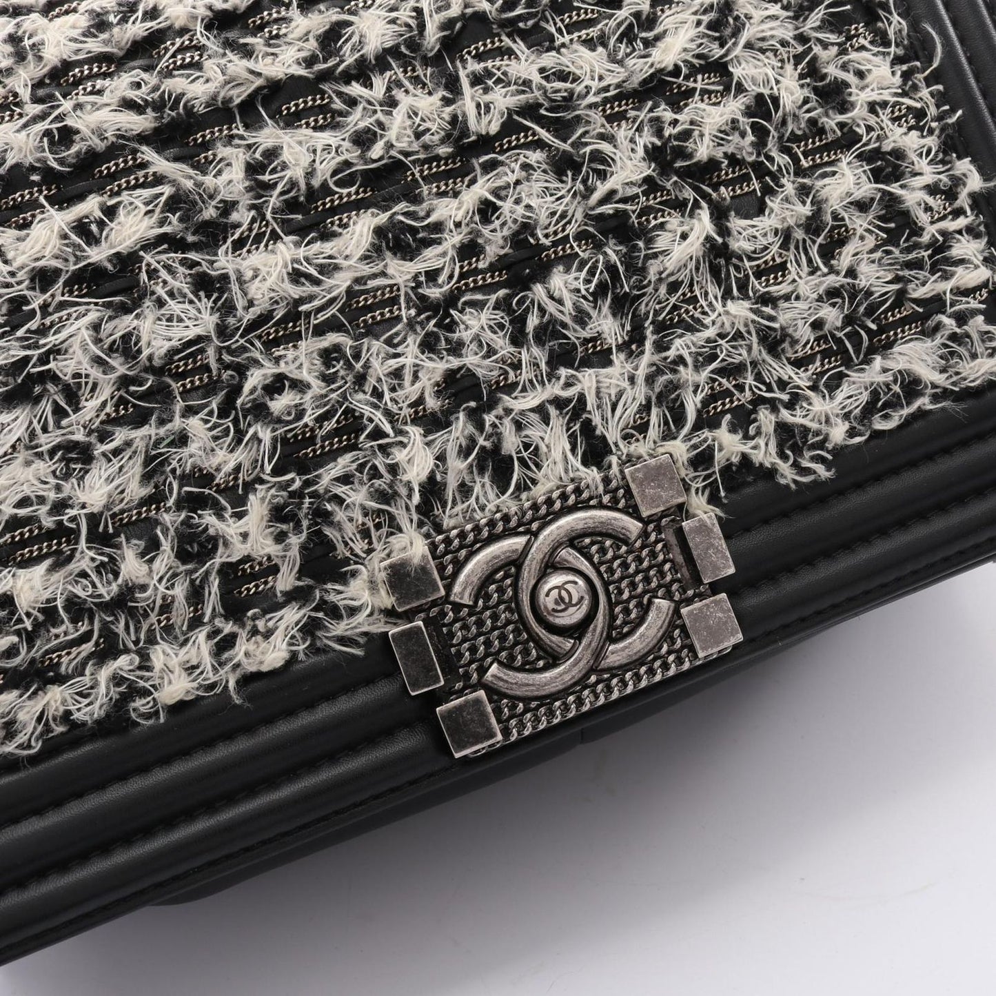 CHANEL Boy Chanel Shoulder Bag A67086 - Timeless Elegance