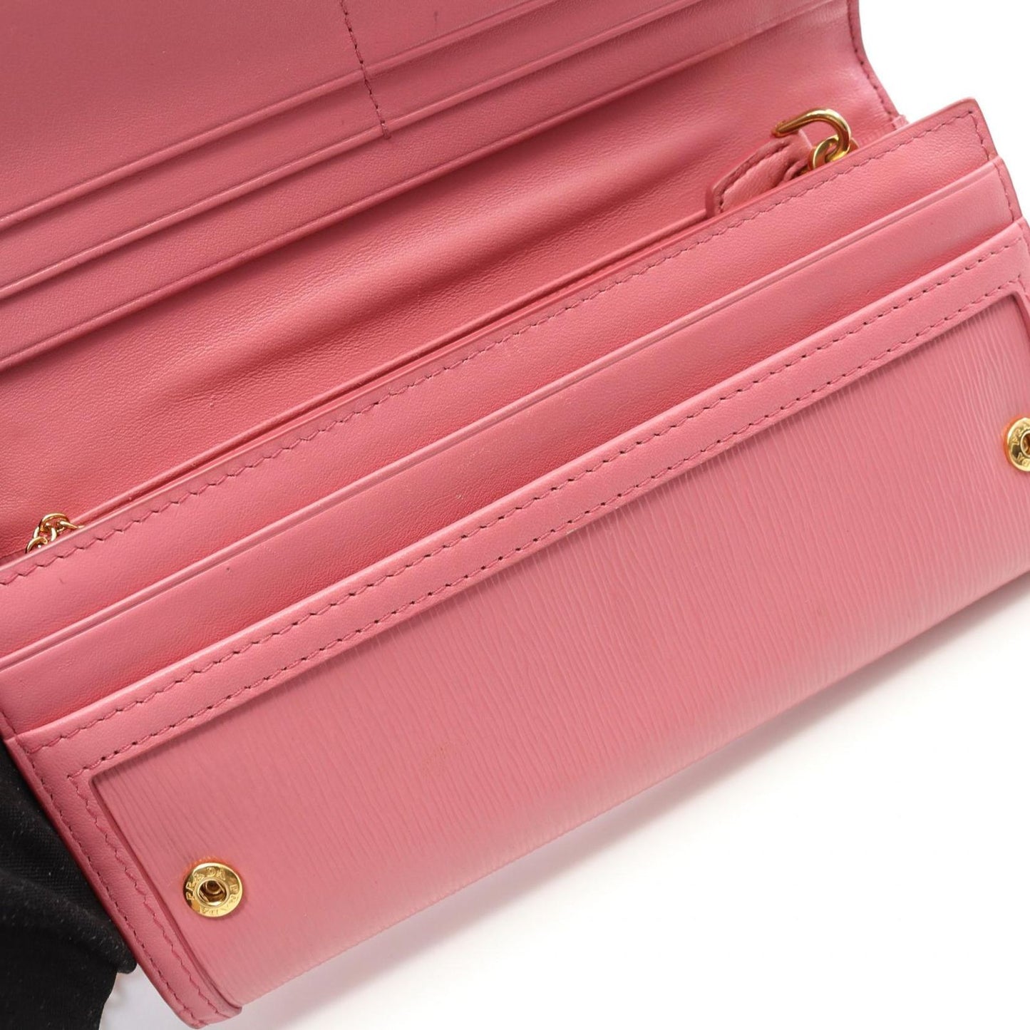 PRADA VITTELLO MOVE TR Pink Saffiano Leather Wallet - Timeless Elegance