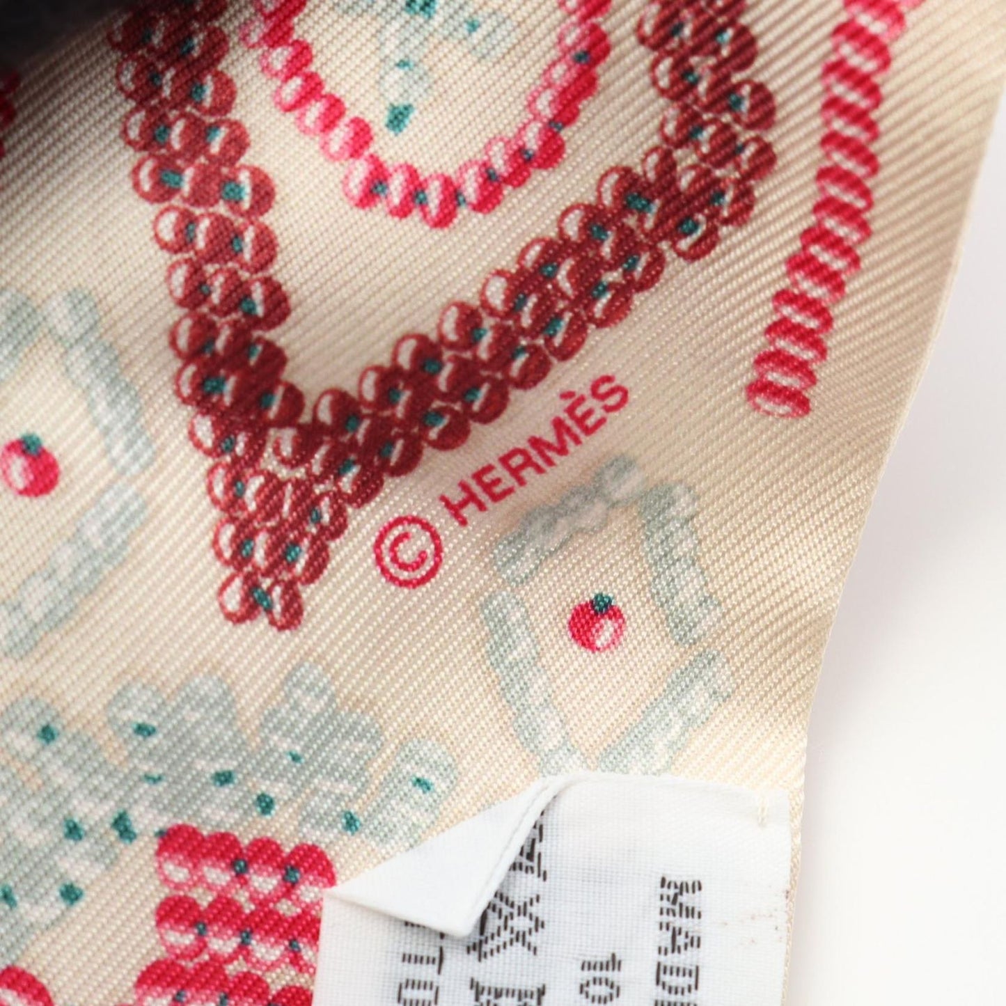 HERMES Kelly en Perles Twilly Scarf - Exquisite Silk Accessory