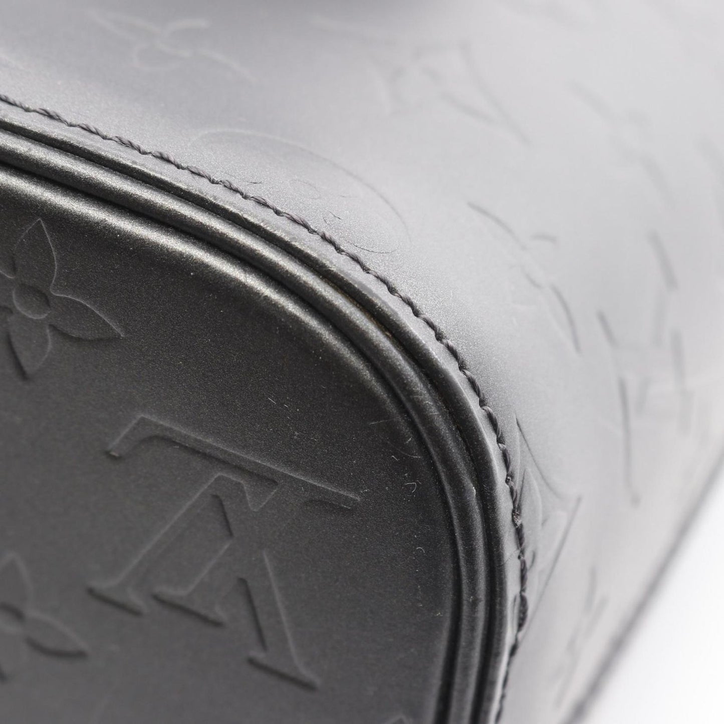 Louis Vuitton Stockton Handbag in Noir Leather - Timeless Elegance