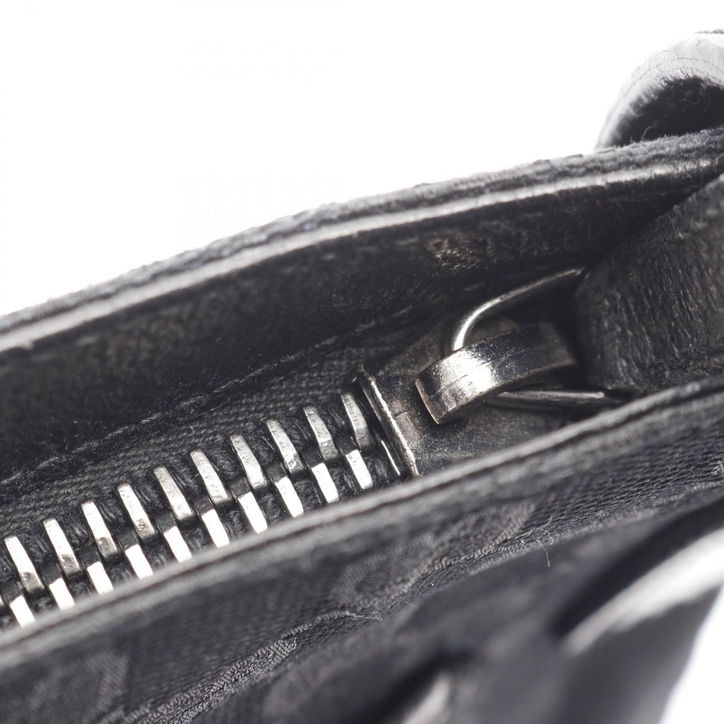 GUCCI GG Canvas Shoulder Bag - Timeless Elegance