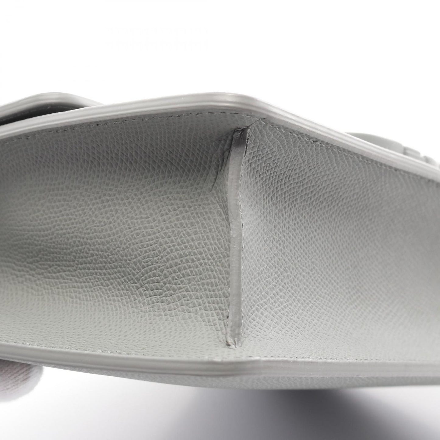 Dior 30 Montaigne Shoulder Bag in Gray Leather - Timeless Elegance