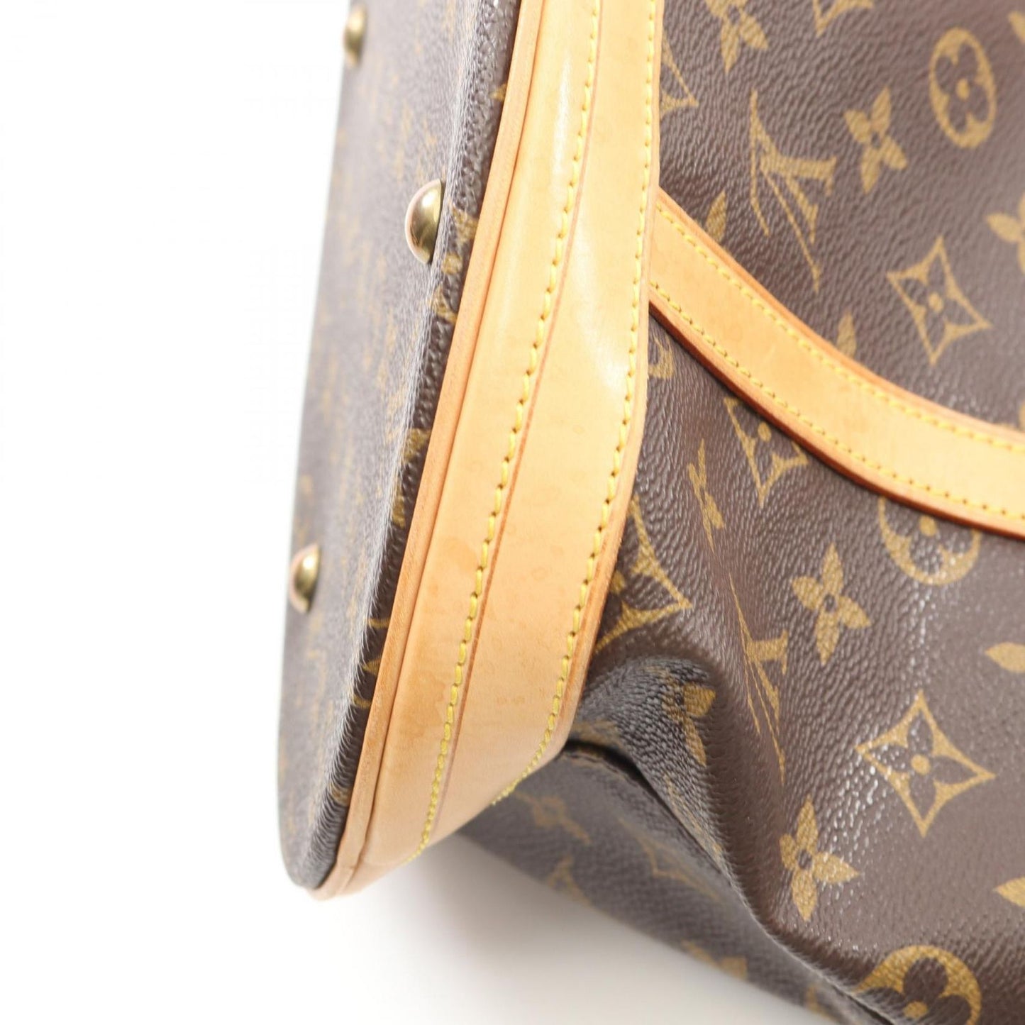 Louis Vuitton Bucket GM Shoulder Bag - Timeless Elegance