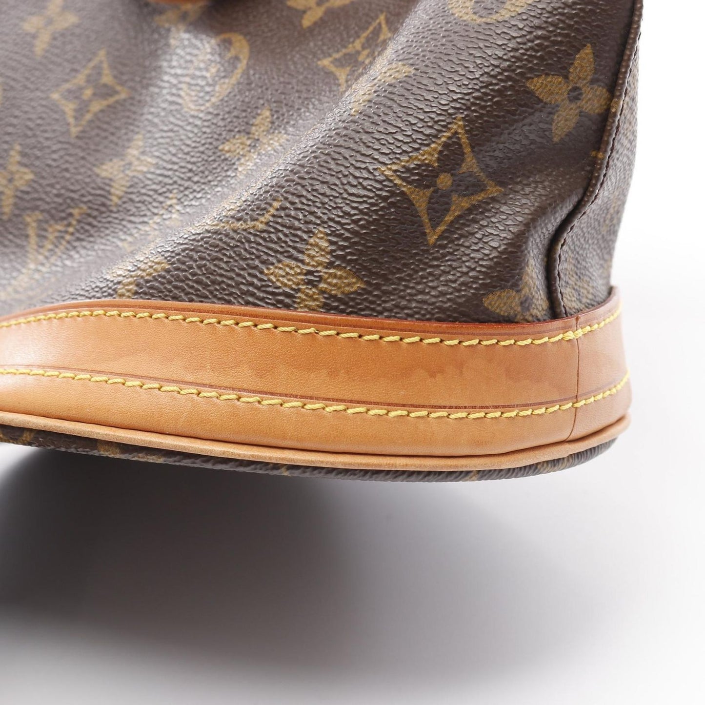 Louis Vuitton Monogram Bucket PM Handbag - Timeless Elegance