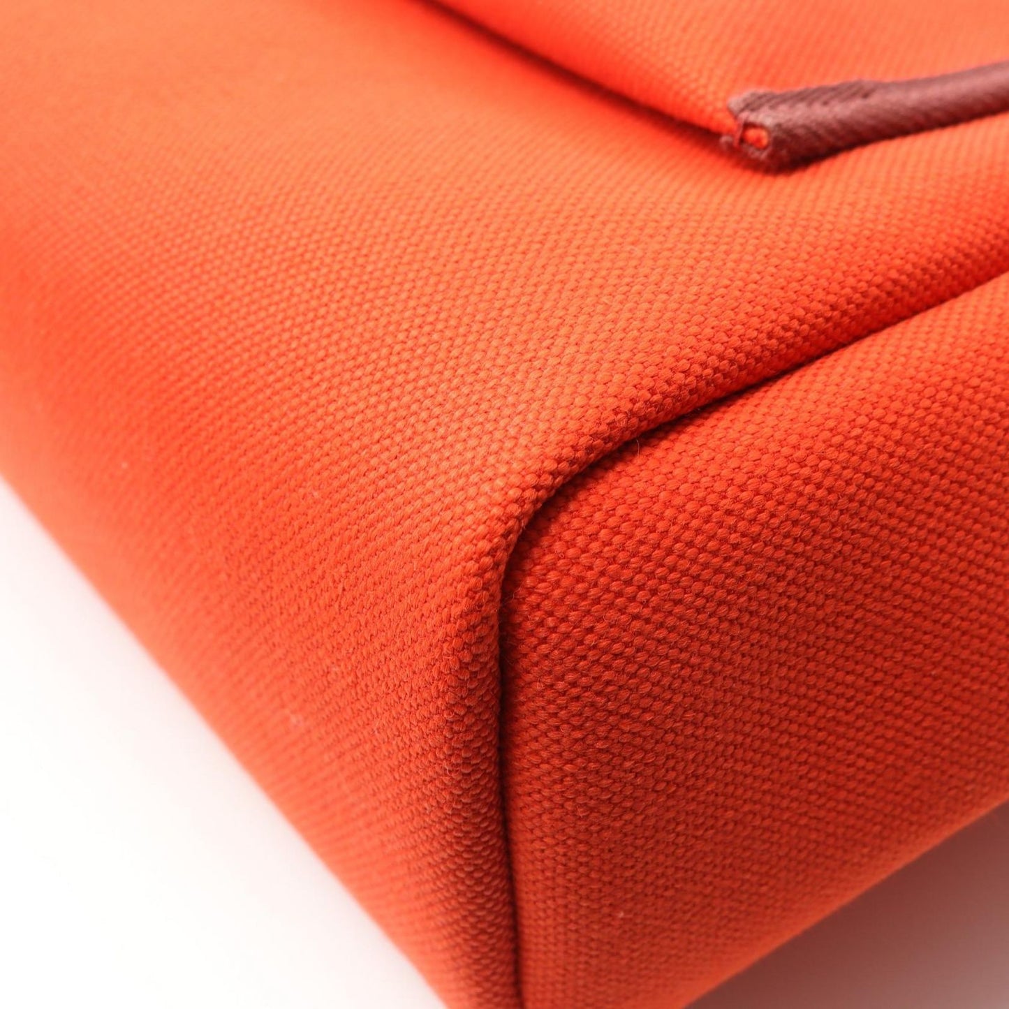 HERMES Élan Handbag in Rouge Piment & Rouge Ash - Timeless Elegance