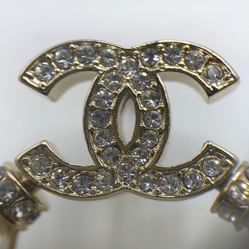 CHANEL Coco Mark Circle Earrings in Metal, Strass & Pearl