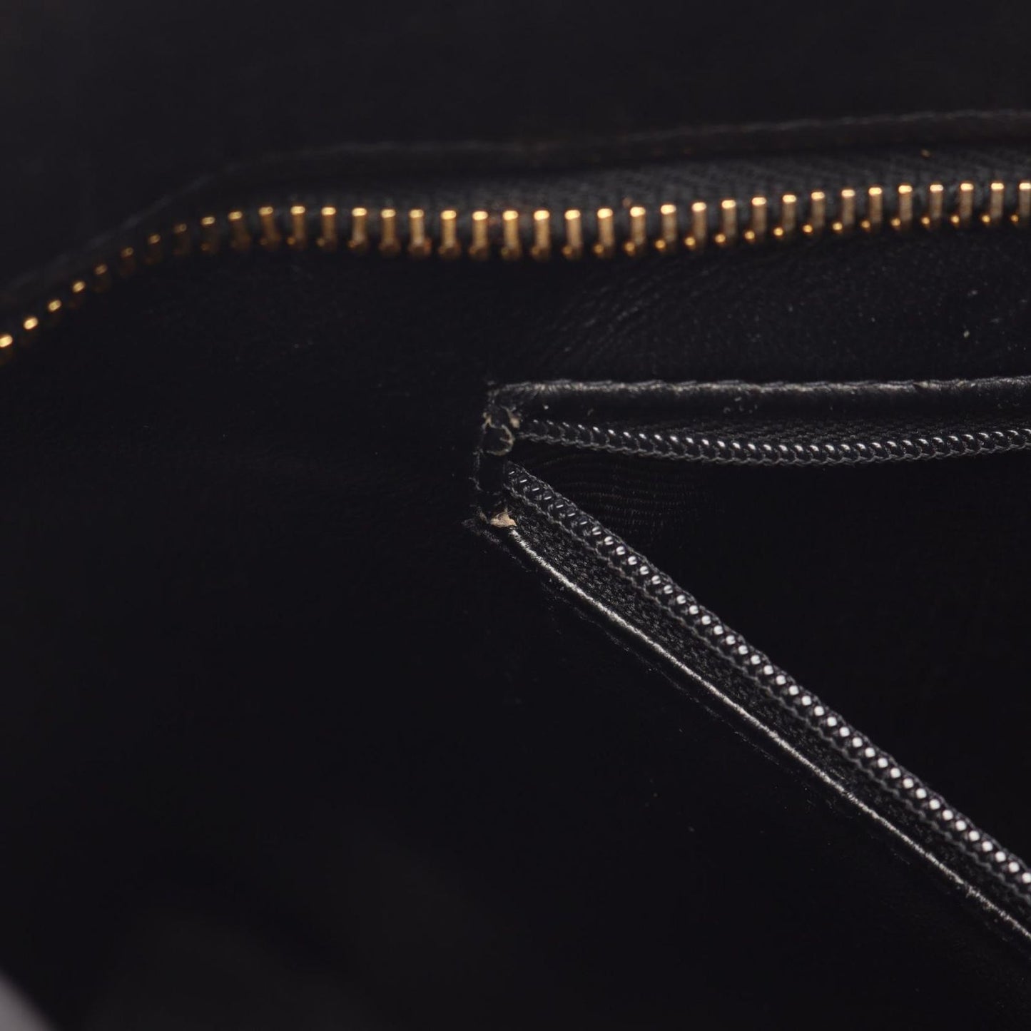 CHANEL Reissue Tote Bag A01804 in Black Lambskin