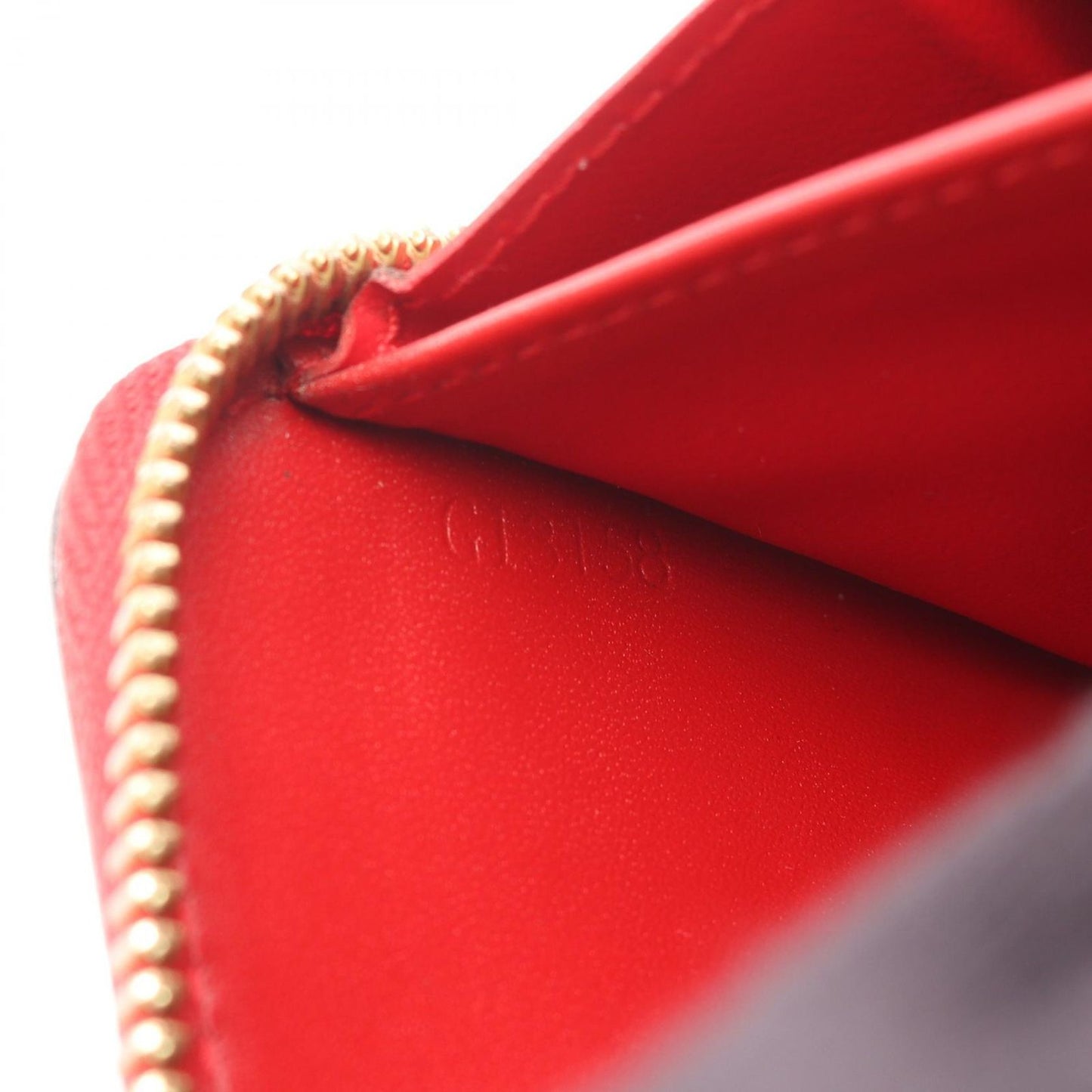 Louis Vuitton Zippy Wallet in Cherry Vernis Leather - Timeless Elegance