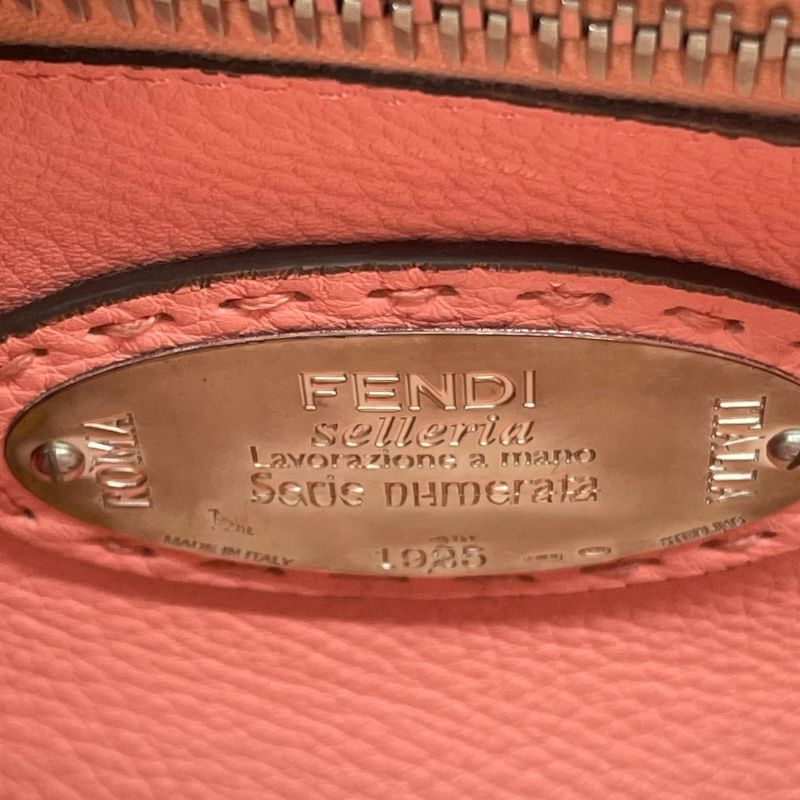 Fendi Selleria Peekaboo Medium Handbag in Light Pink Leather