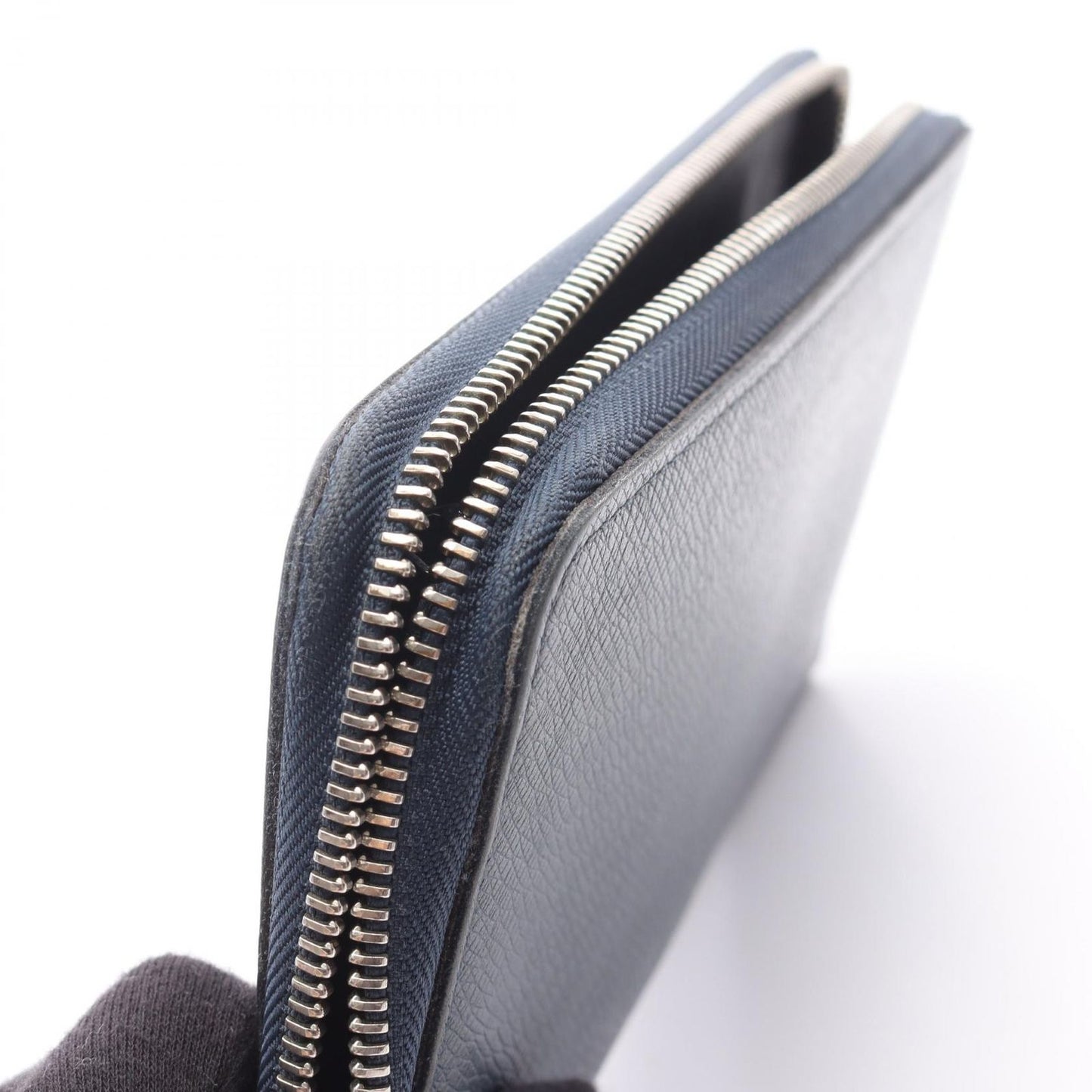 Louis Vuitton Zippy Organizer Wallet in Ocean Leather - Timeless Elegance