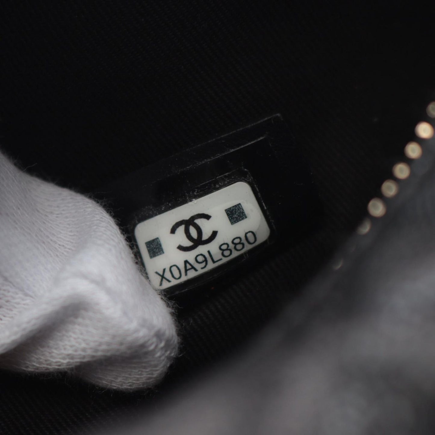 CHANEL Matelassé Handbag AP3943 in Black Calfskin - Timeless Elegance