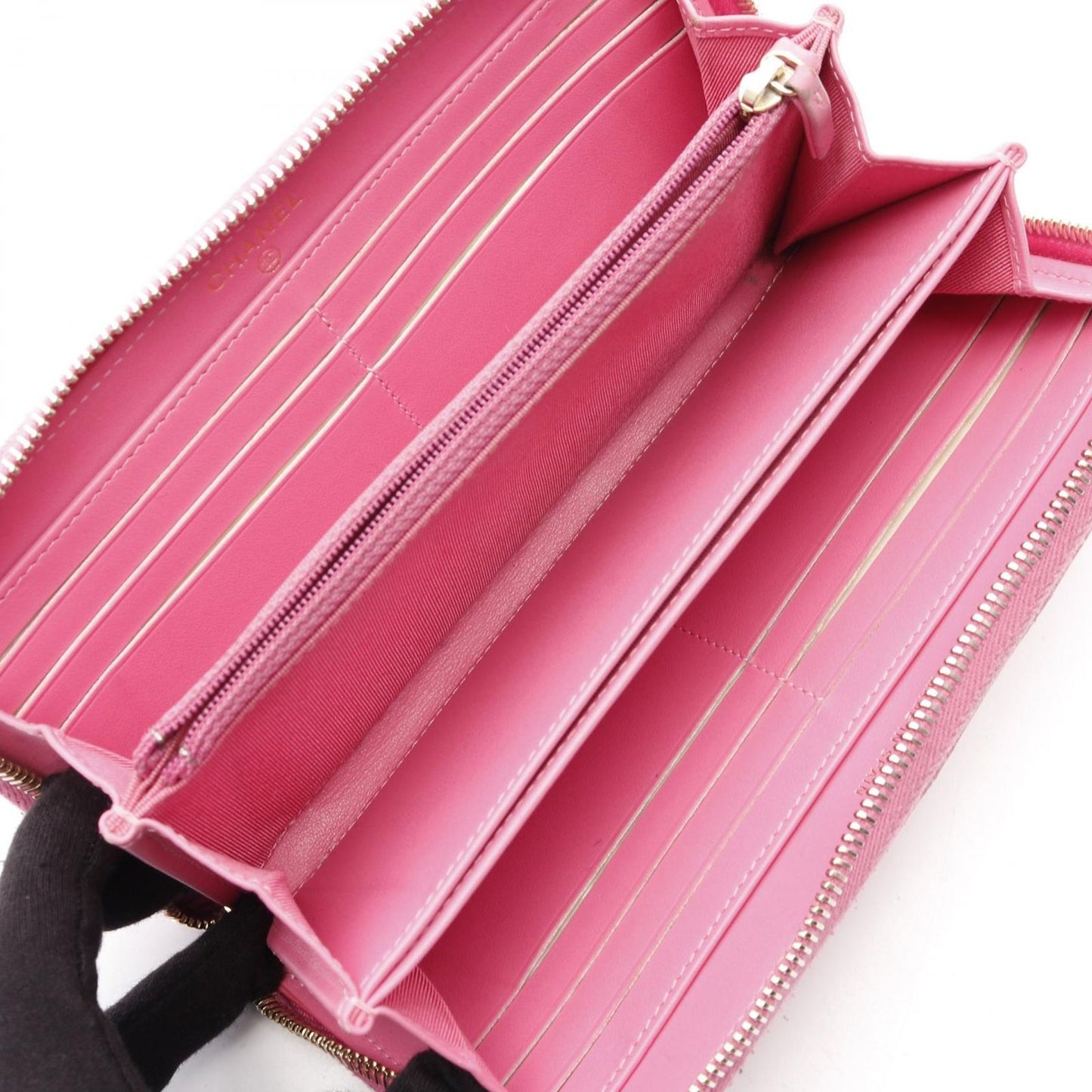 CHANEL Matelassé Round Wallet in Pink Caviar Leather - A50097