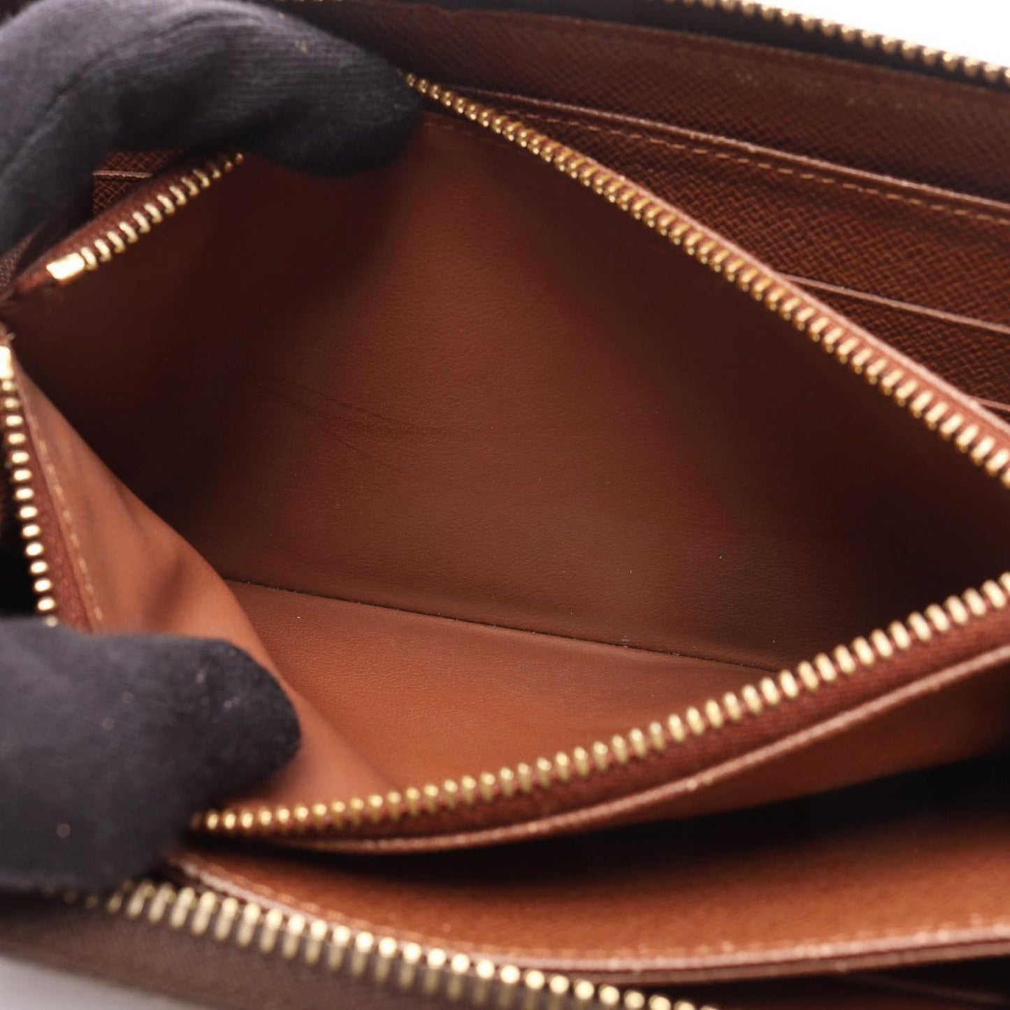 Louis Vuitton Monogram Zippy Wallet - Timeless Elegance