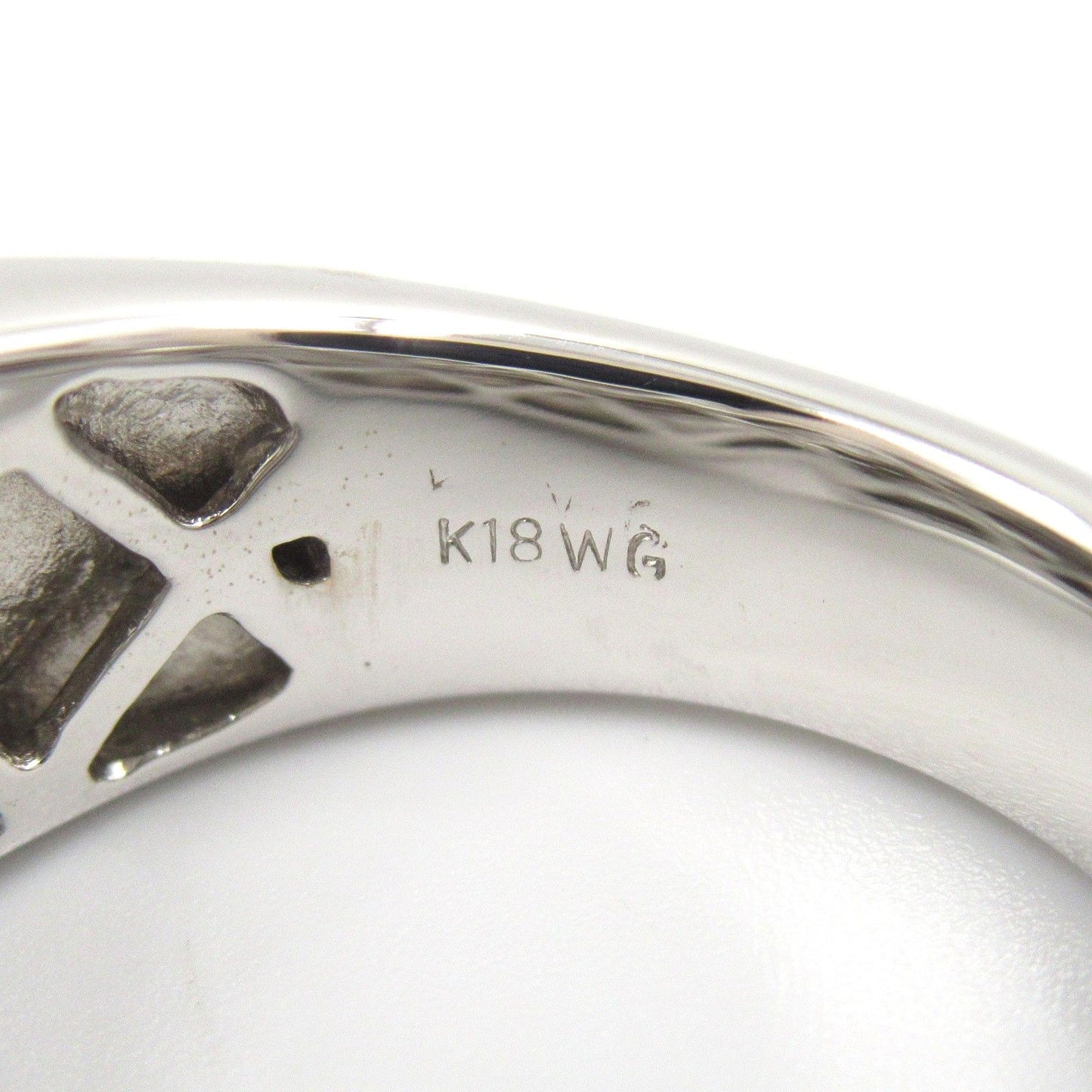 Exquisite K18WG Diamond Ring - 1.40ct Elegance