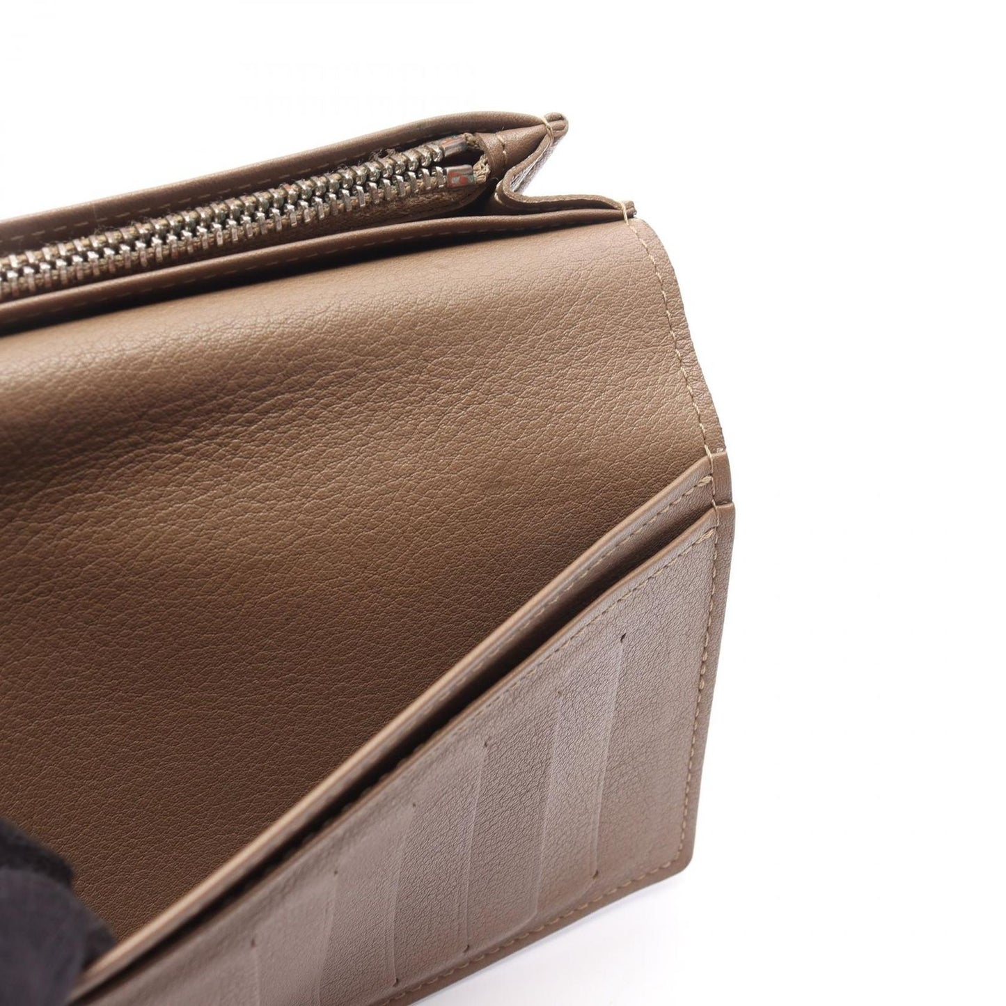 Louis Vuitton Portefeuille Brazza Wallet in Avane - Timeless Elegance