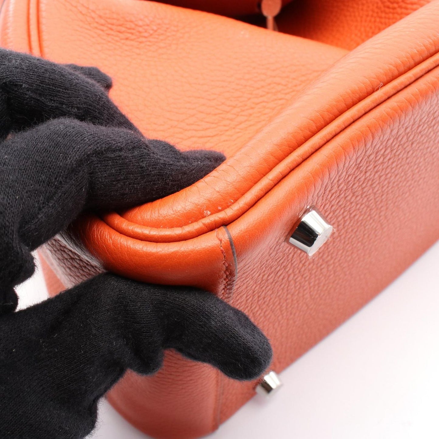 HERMES Lindy 30 Shoulder Bag in Tadelakt Leather - Exquisite Craftsmanship