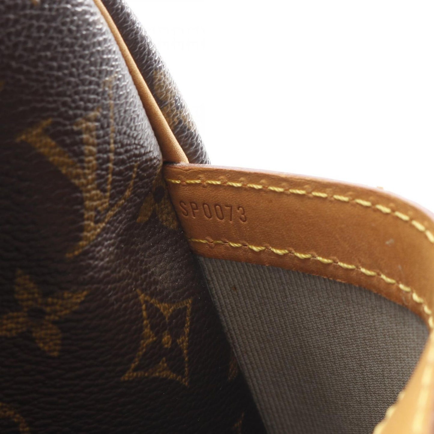 Louis Vuitton Monogram Reporter GM Shoulder Bag - Timeless Elegance