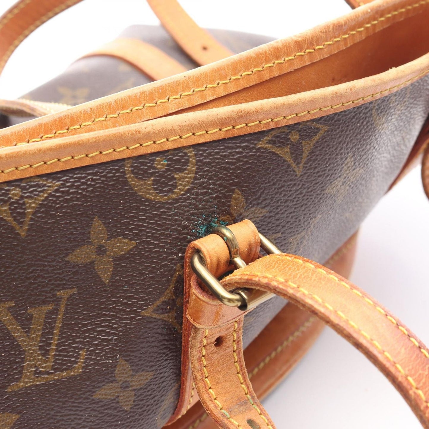 Louis Vuitton Monogram Bucket GM Shoulder Bag - Timeless Elegance